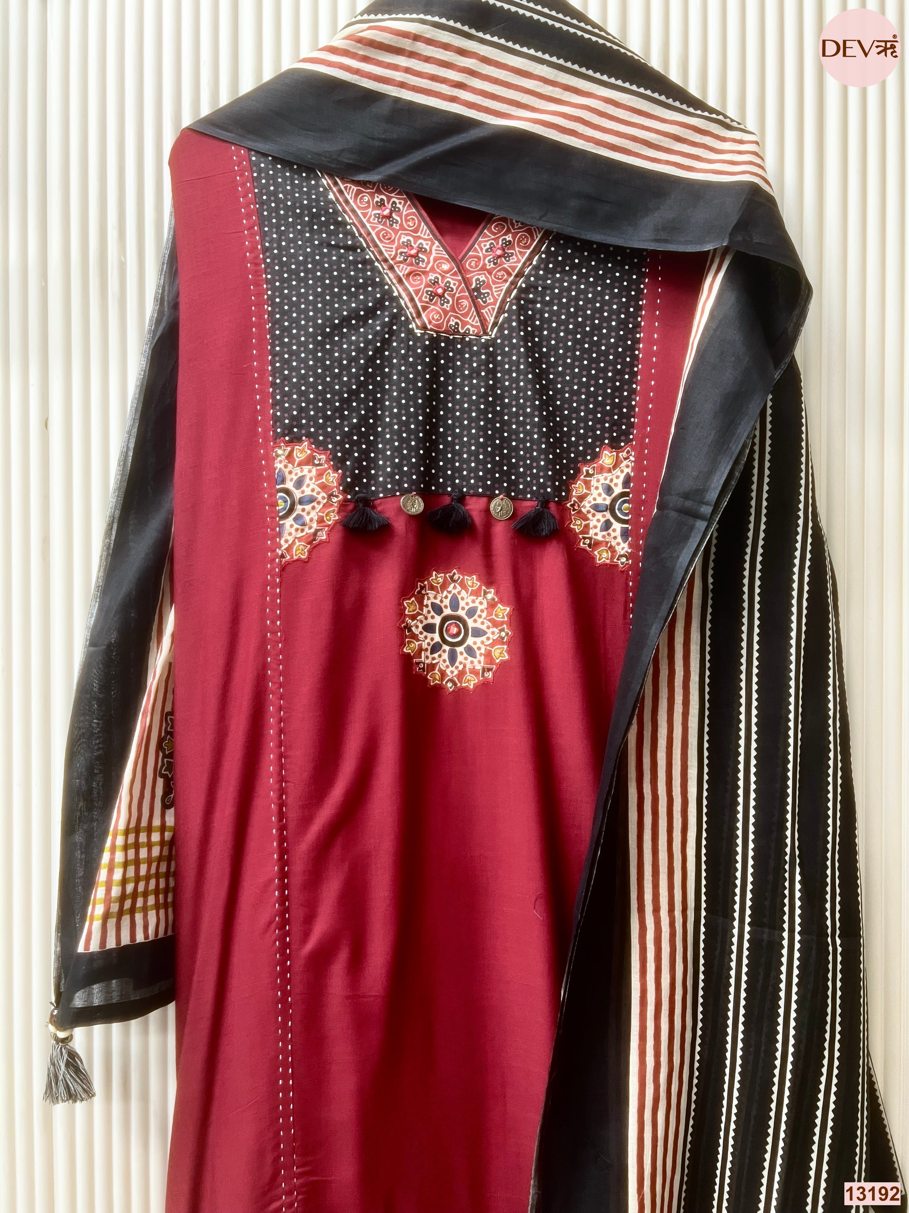 Maroon Slub Cotton Printed Unstitched 3-Piece Suit (Devri – D.No 13192)