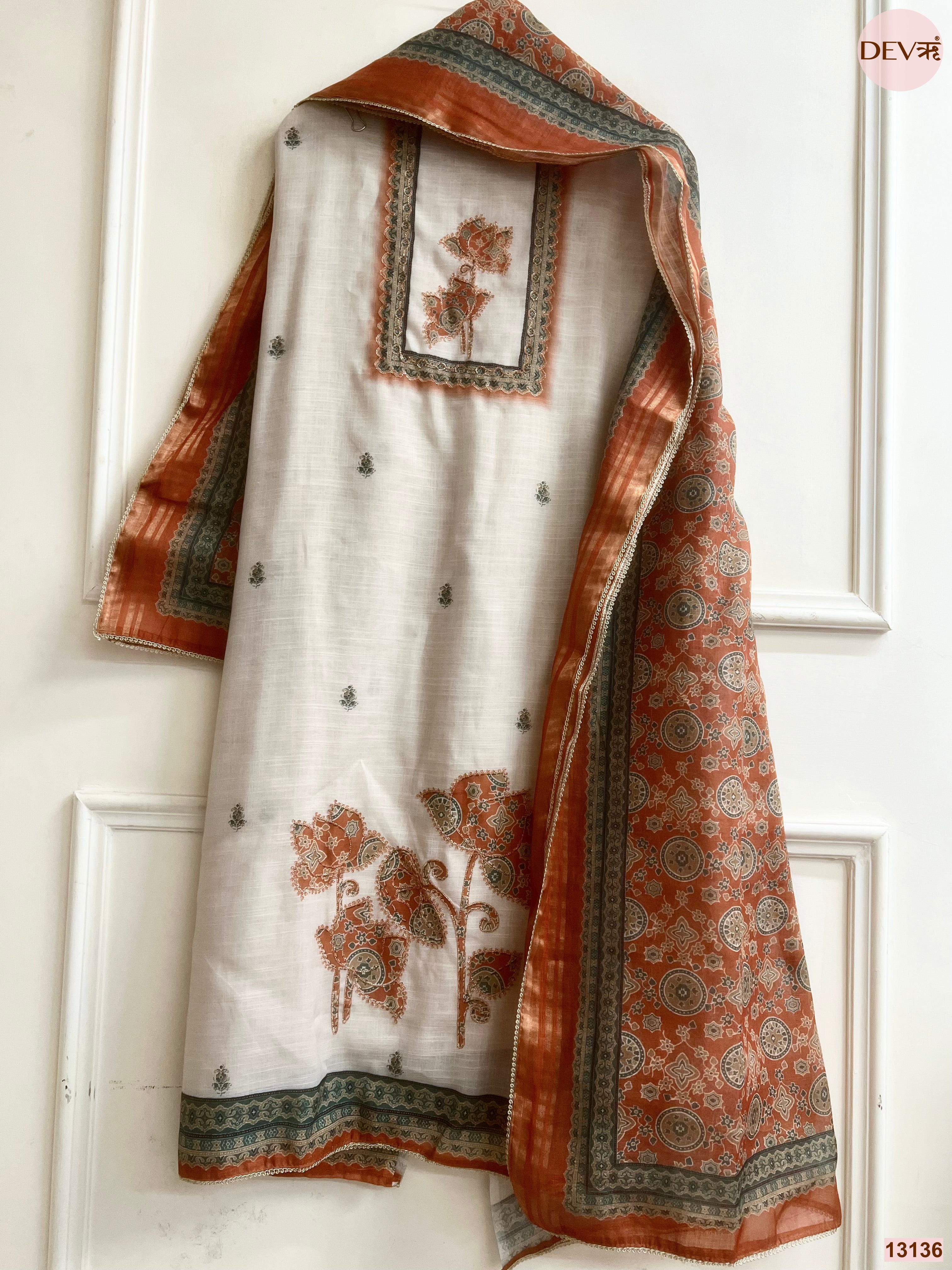 Off White Linen Printed Unstitched 3-Piece Suit (Devri – D.No 13136)