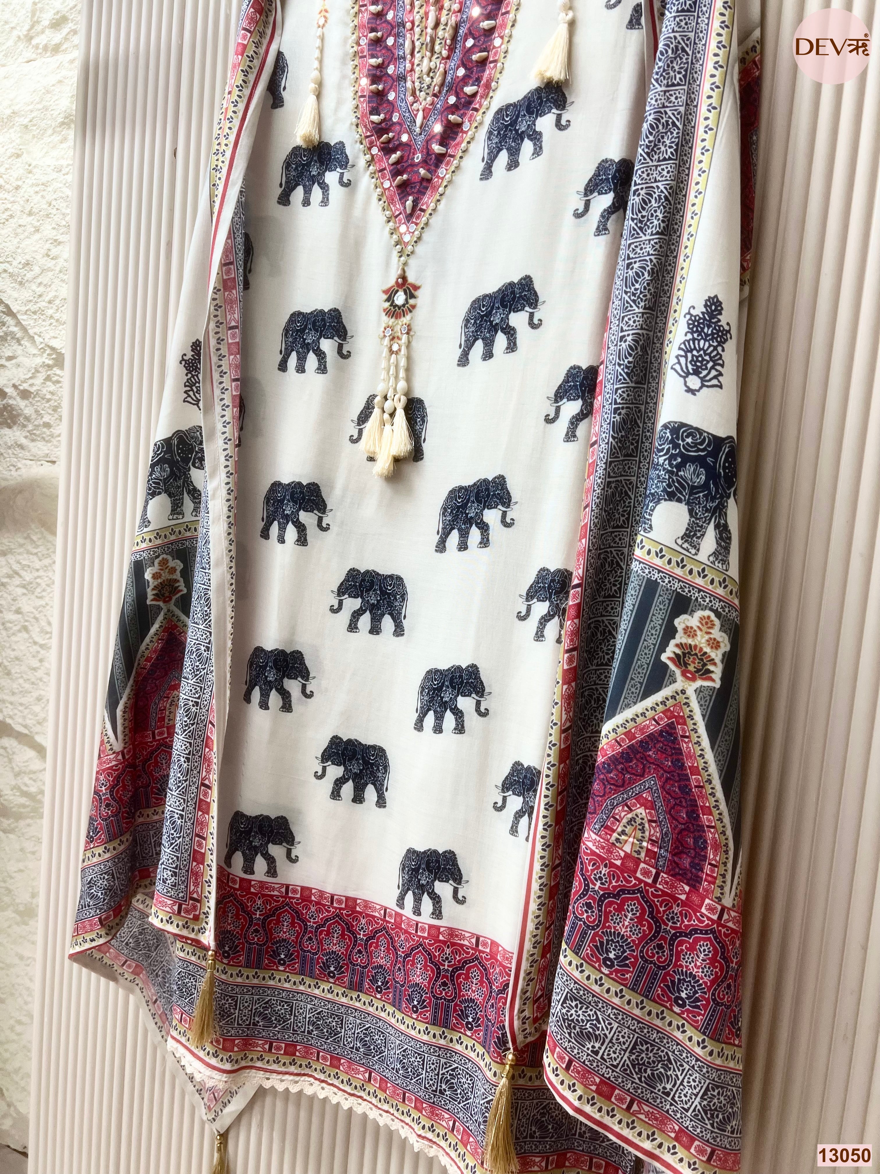 Off White Muslin Printed Unstitched 3-Piece Suit (Devri – D.No 13050)