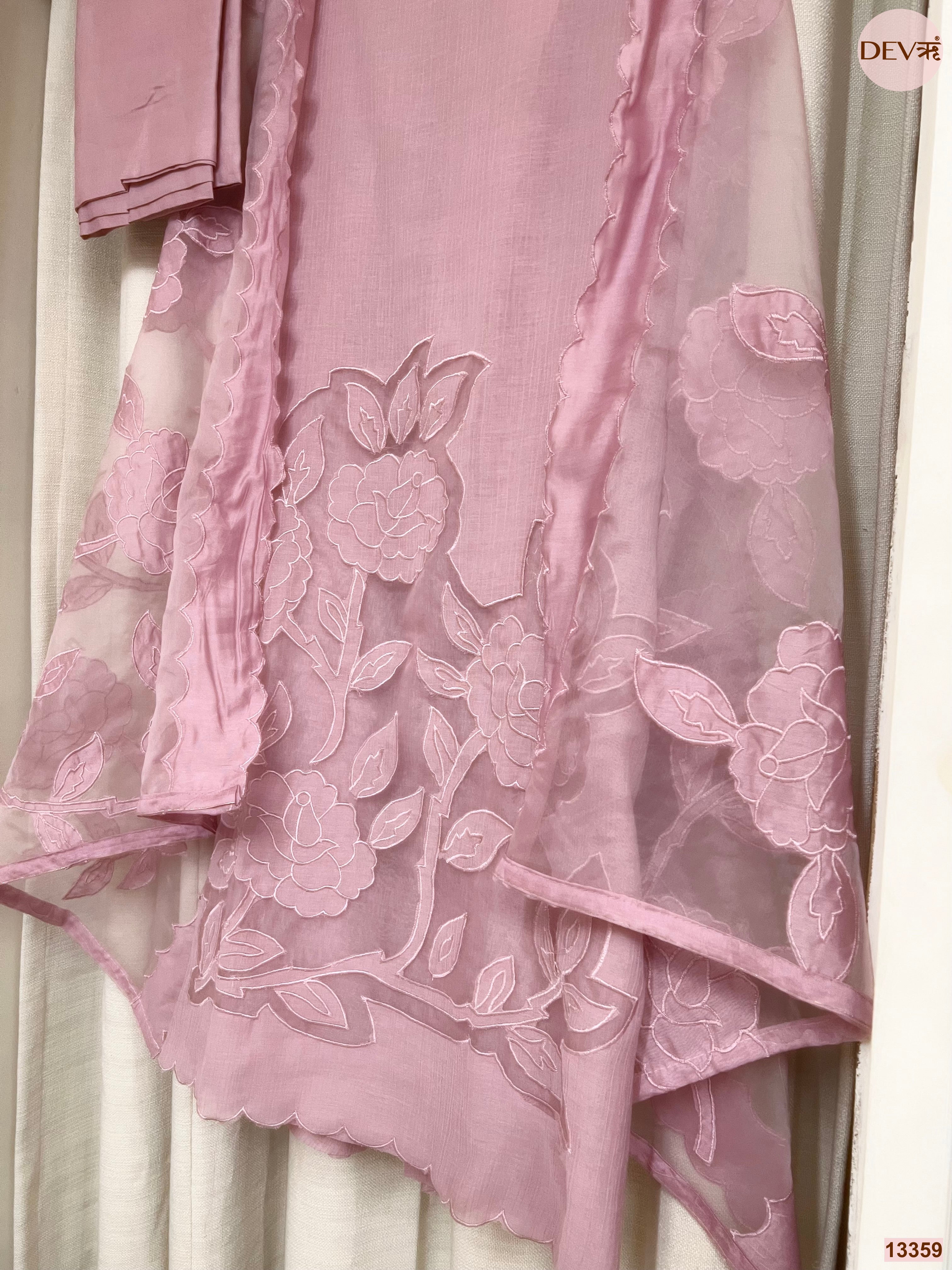 Pink Mul Chanderi Embroidered Unstitched 3-Piece Suit (Devri – D.No 13359)