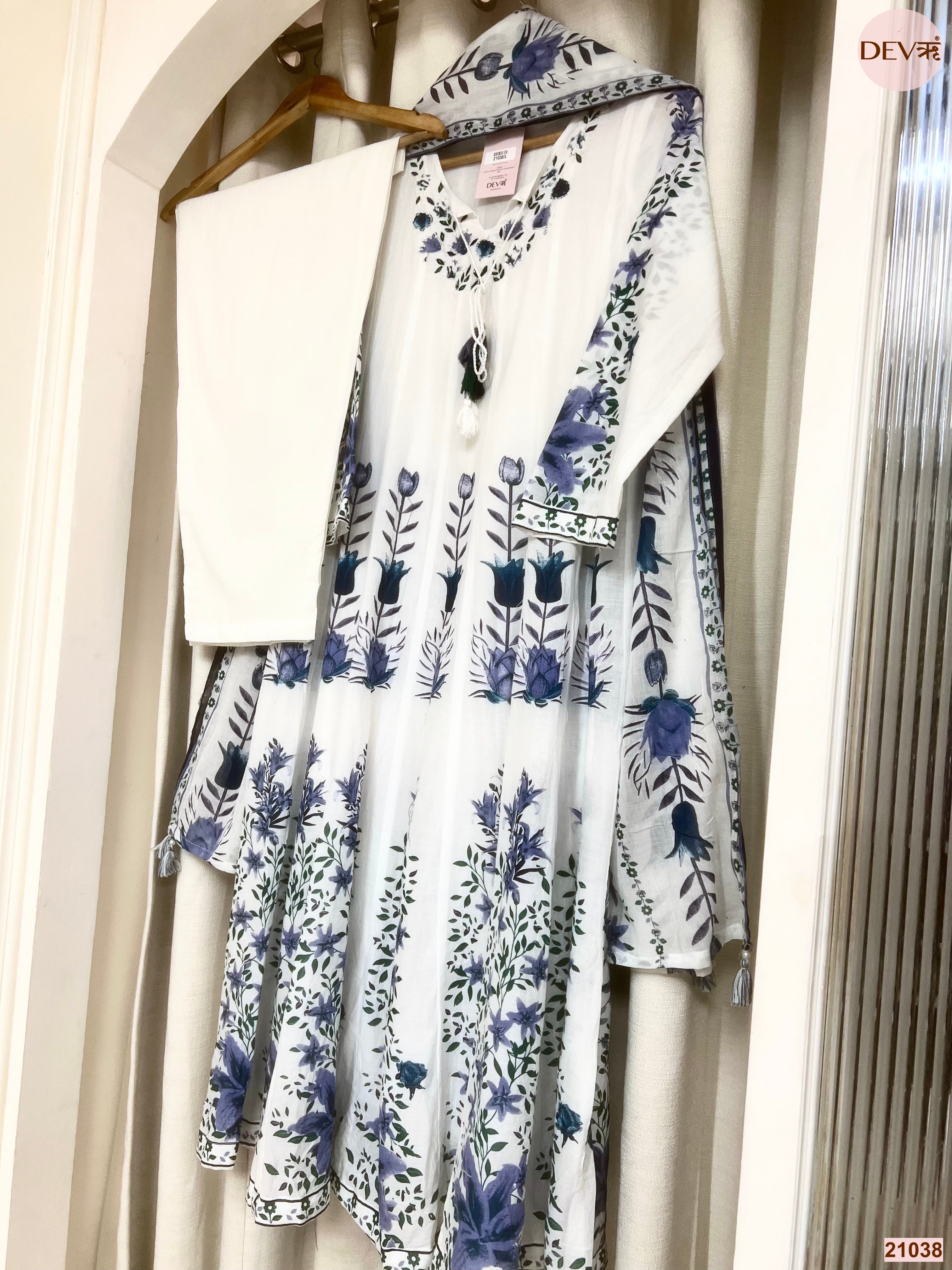 Gulnaar Mul Cotton Printed White 3-Piece Set (Devri – D.No 21038)