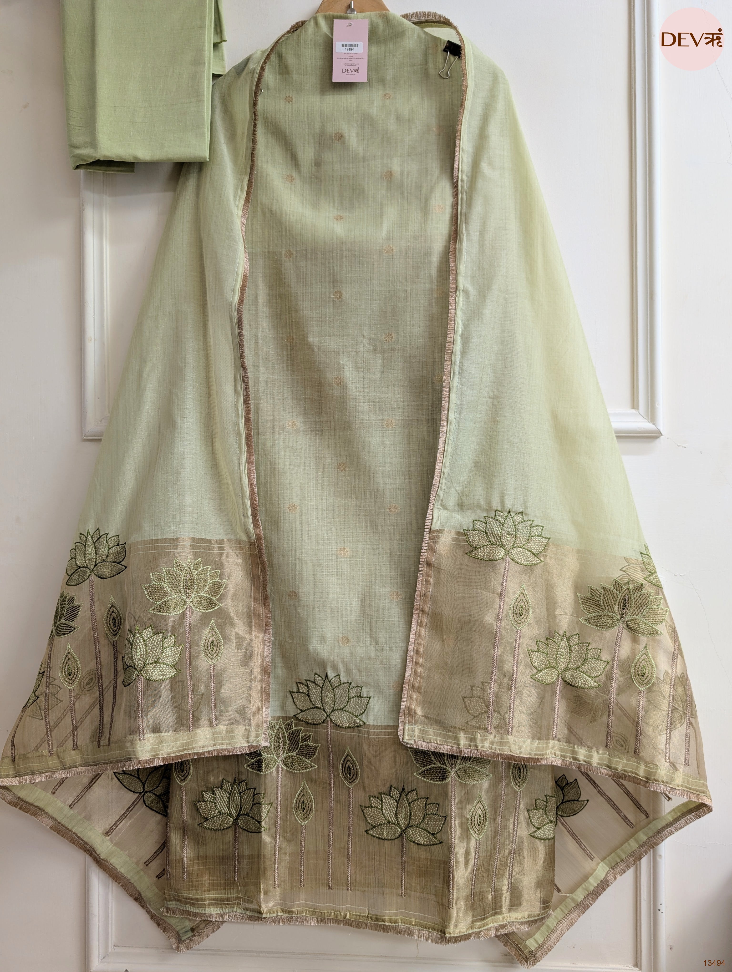 Green Banarashi Silk Embroidered Unstitched 3-Piece Suit (Devri – D.No 13494)