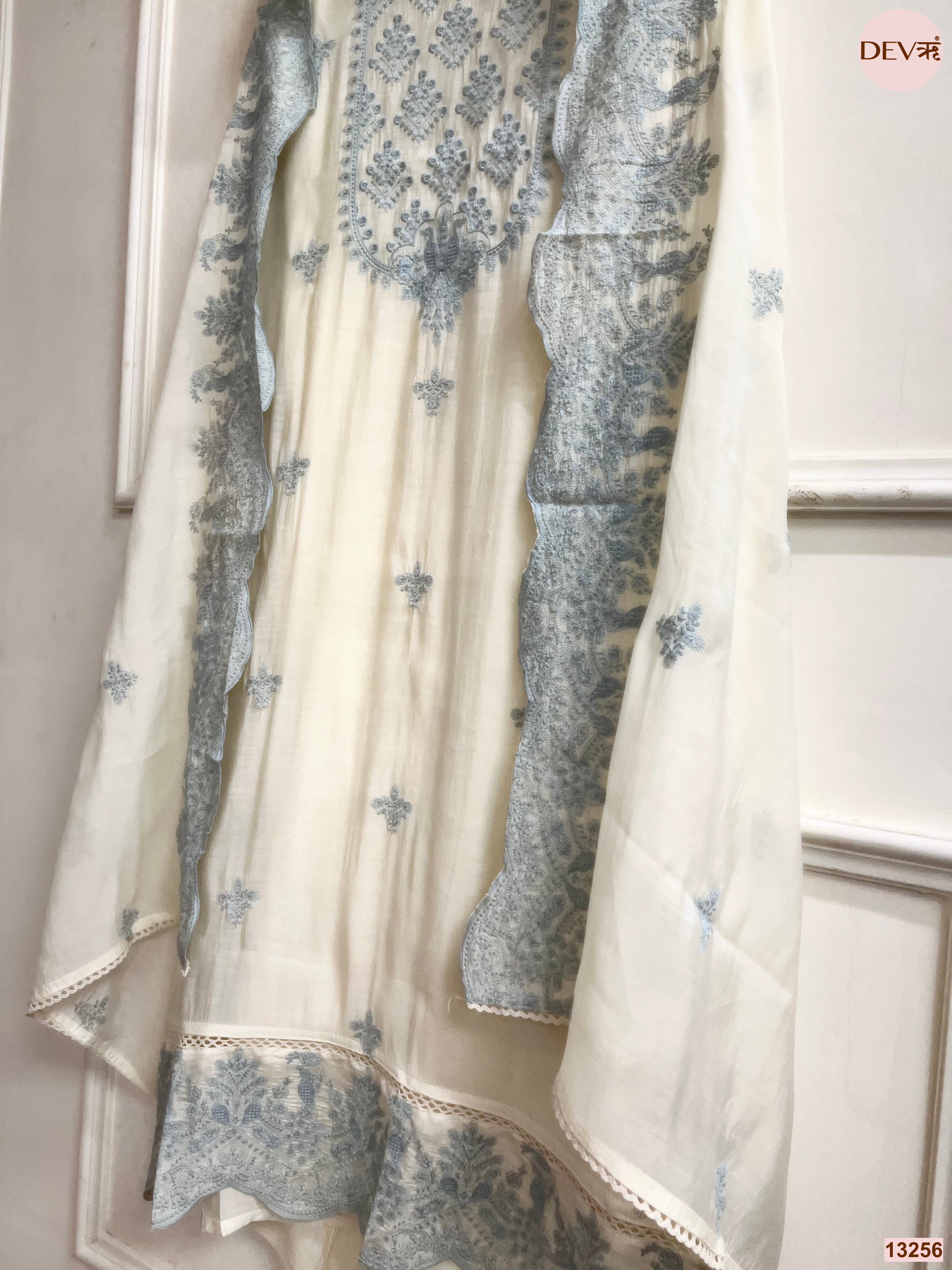 Off White Mul Cotton Embroidered Unstitched 3-Piece Suit (Devri – D.No 13256)