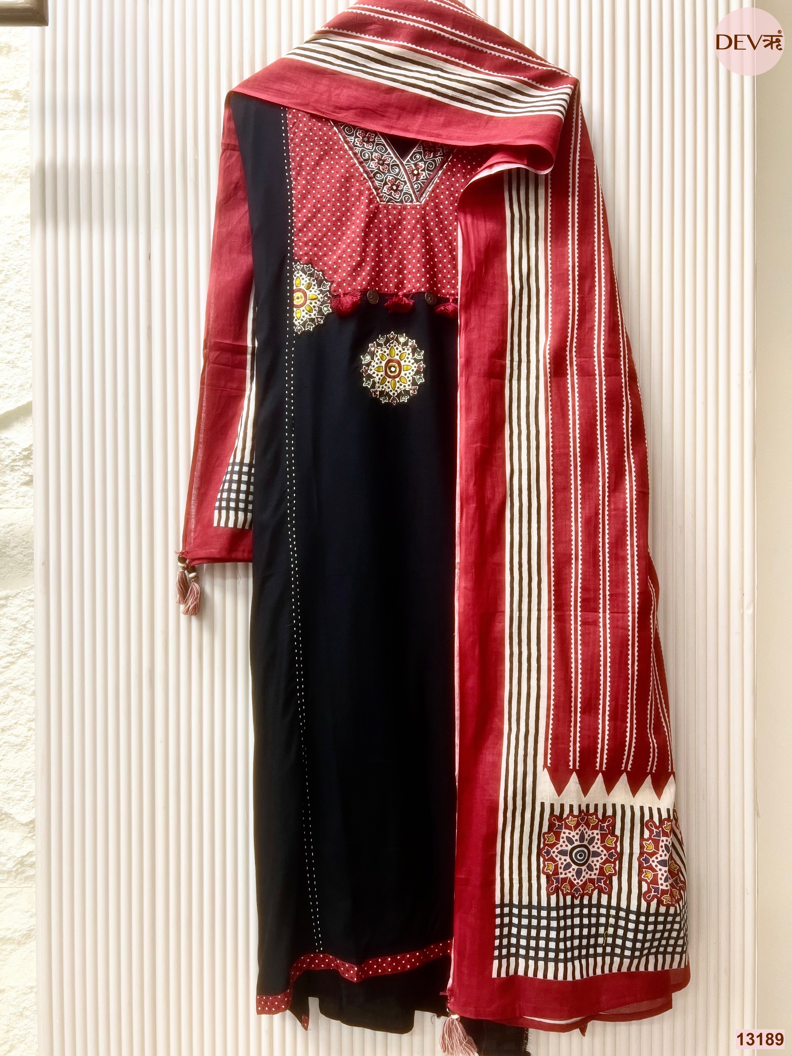 Black Slub Cotton Printed Unstitched 3-Piece Suit (Devri – D.No 13189)