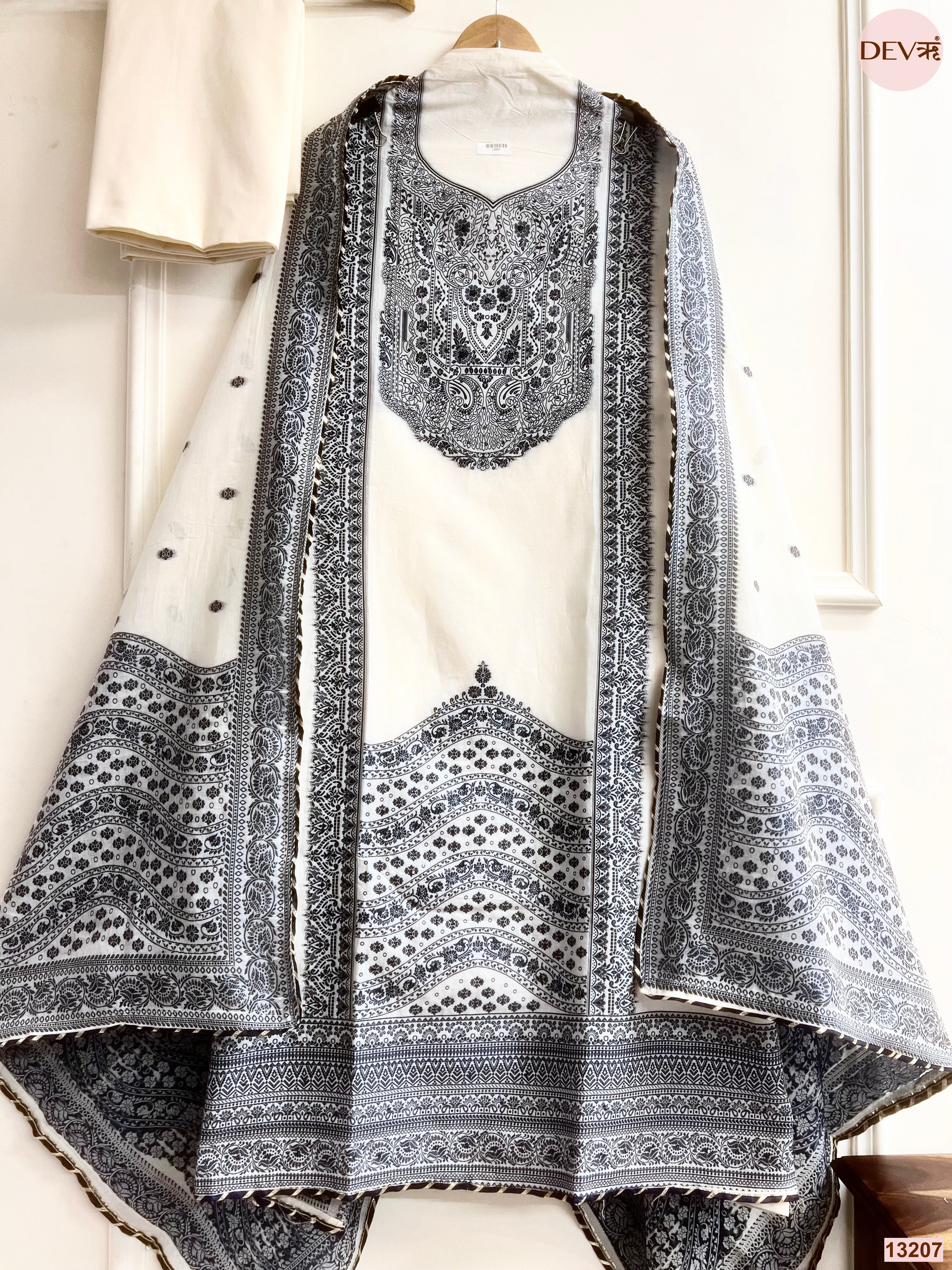 Off White Jamdani Cotton Printed Unstitched 3-Piece Suit (Devri – D.No 13207)