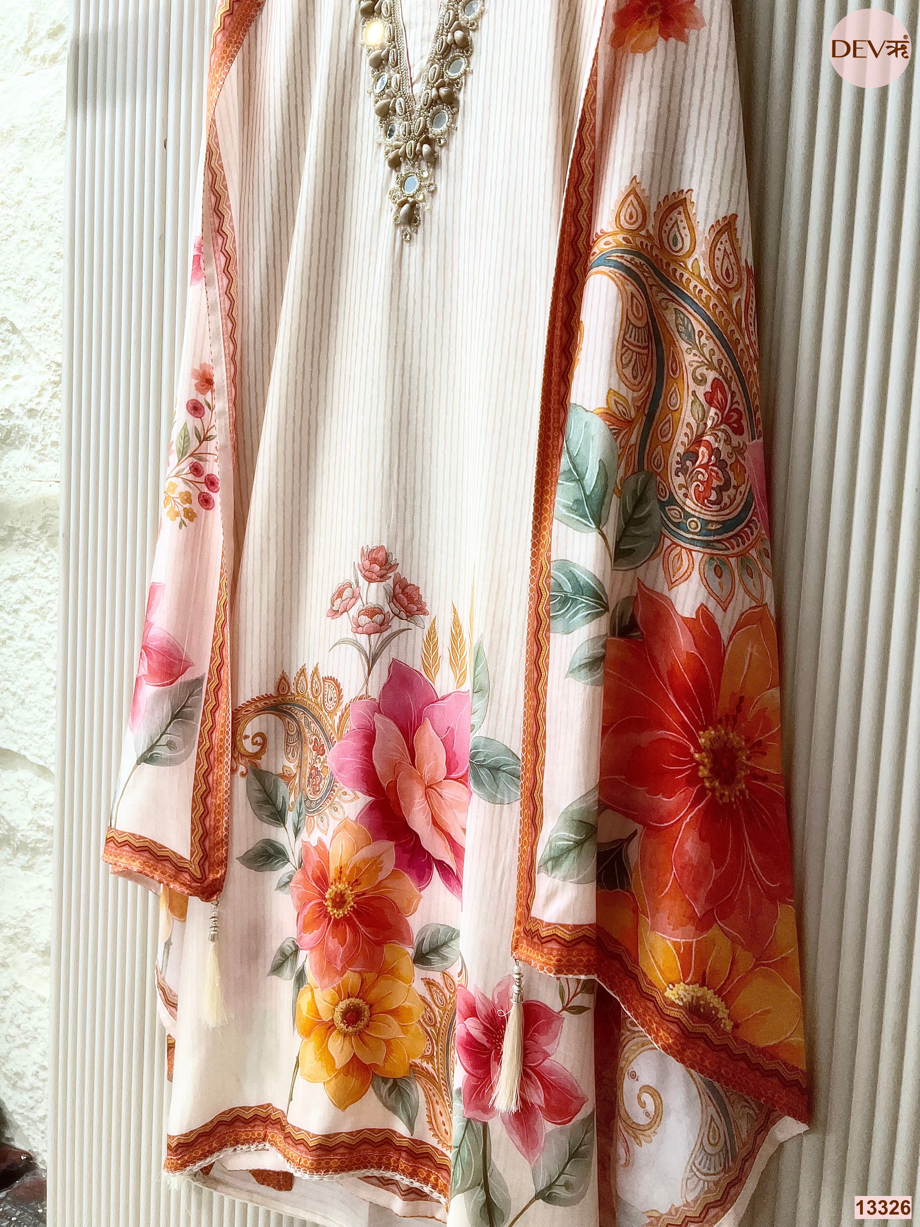 Off White Muslin Printed Unstitched 3-Piece Suit (Devri – D.No 13326)