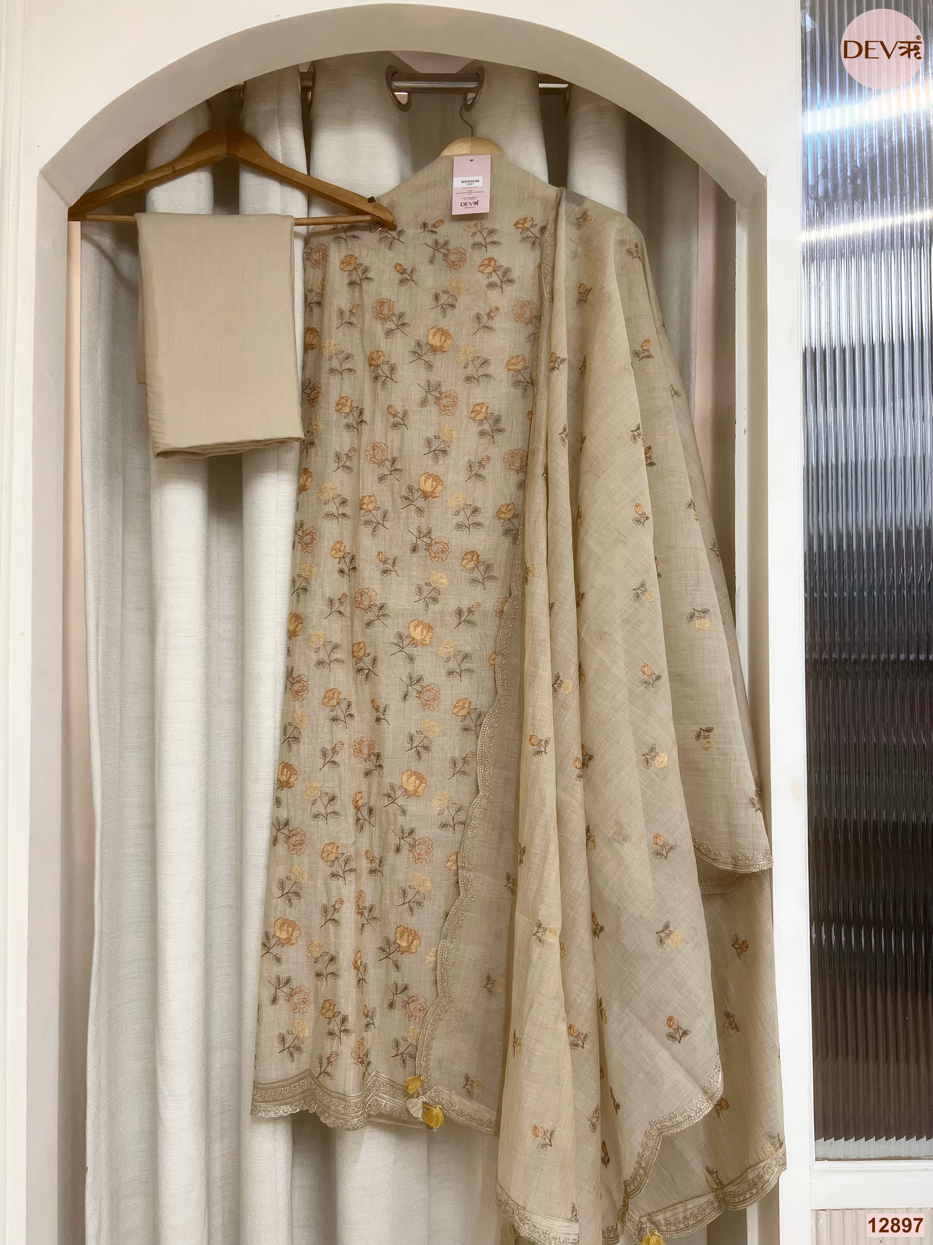 Cream Mul Chanderi Printed Unstitched 3-Piece Suit (Devri – D.No 12897)