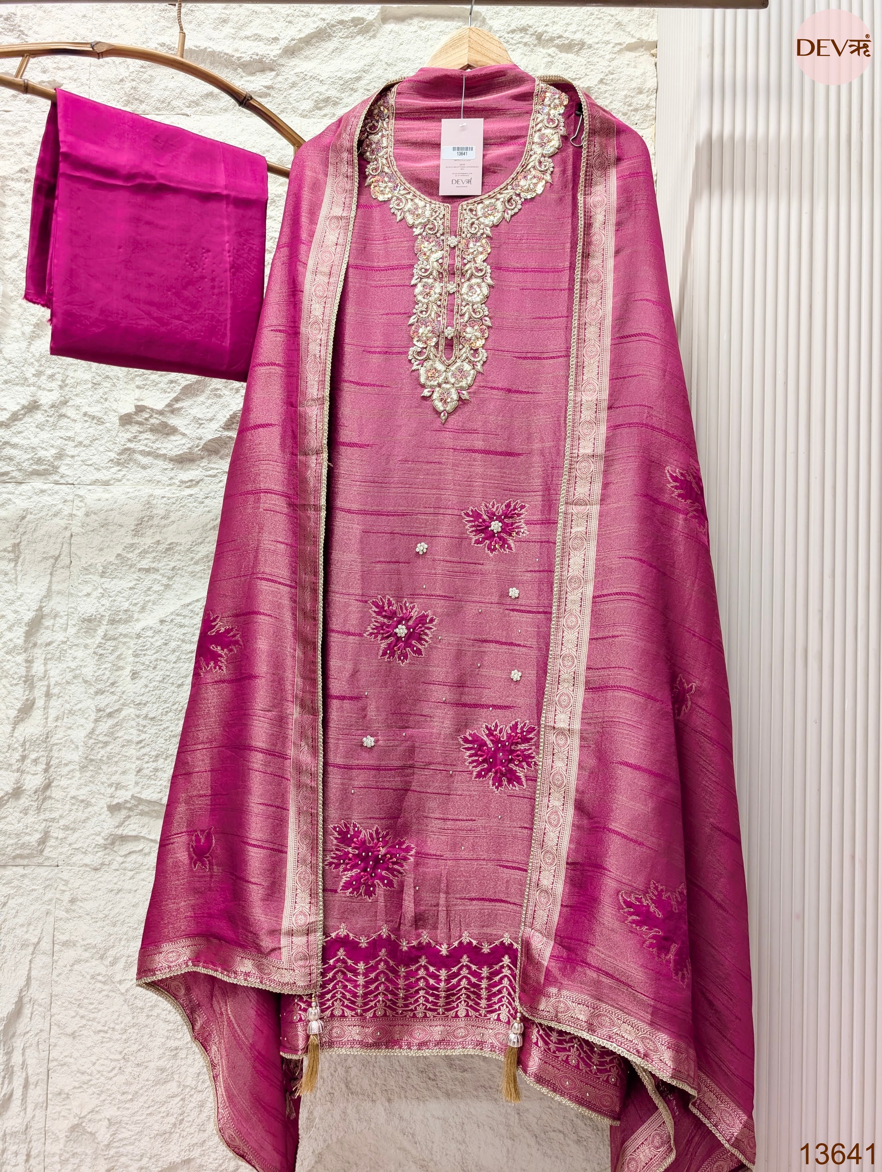 Pink Pure Giraffe Banarasi Silk Embroidered Unstitched 3-Piece Suit (Devri – D.No 13641)