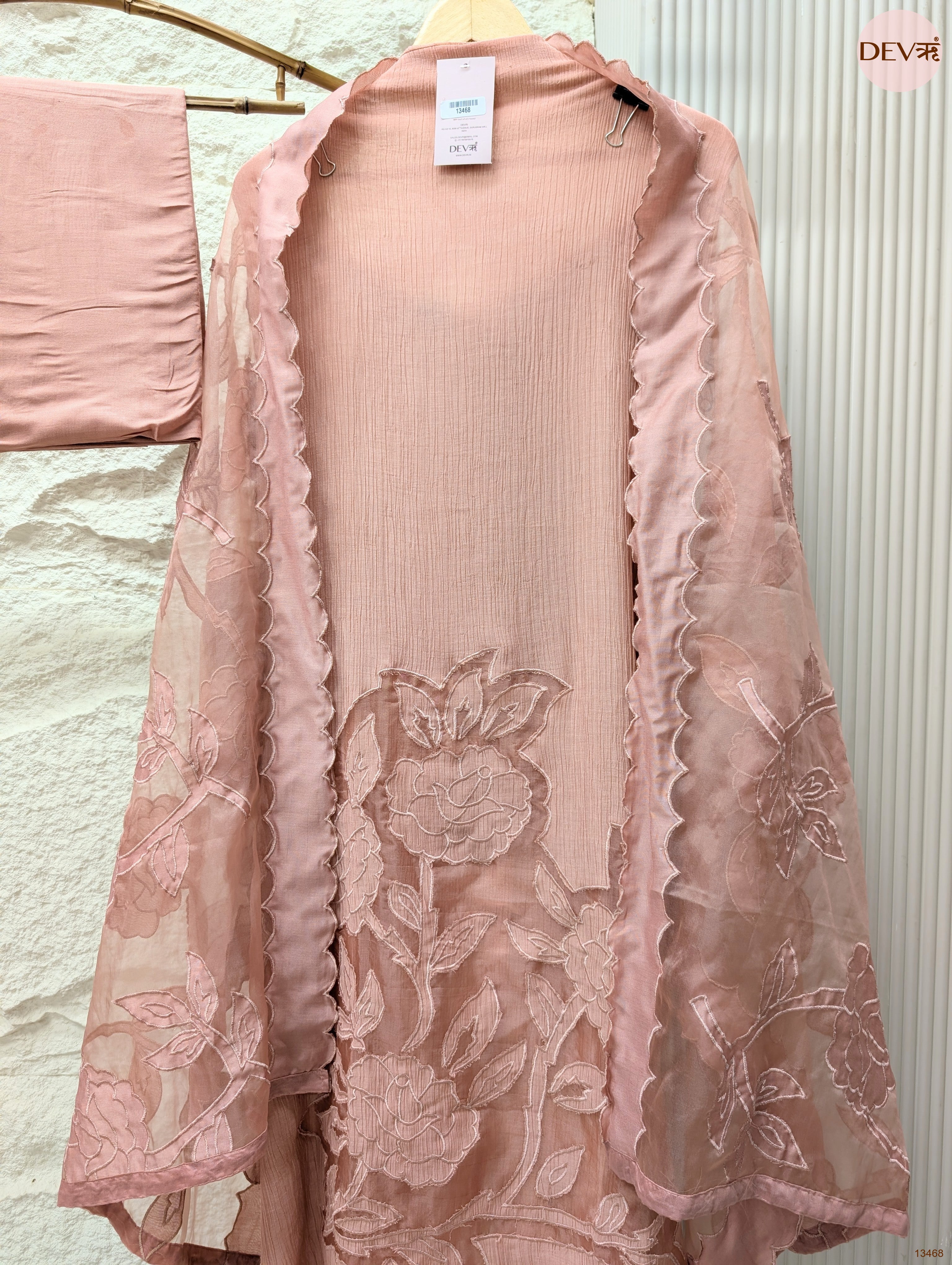 Pink Mul Crush Embroidered Unstitched 3-Piece Suit (Devri – D.No 13468)