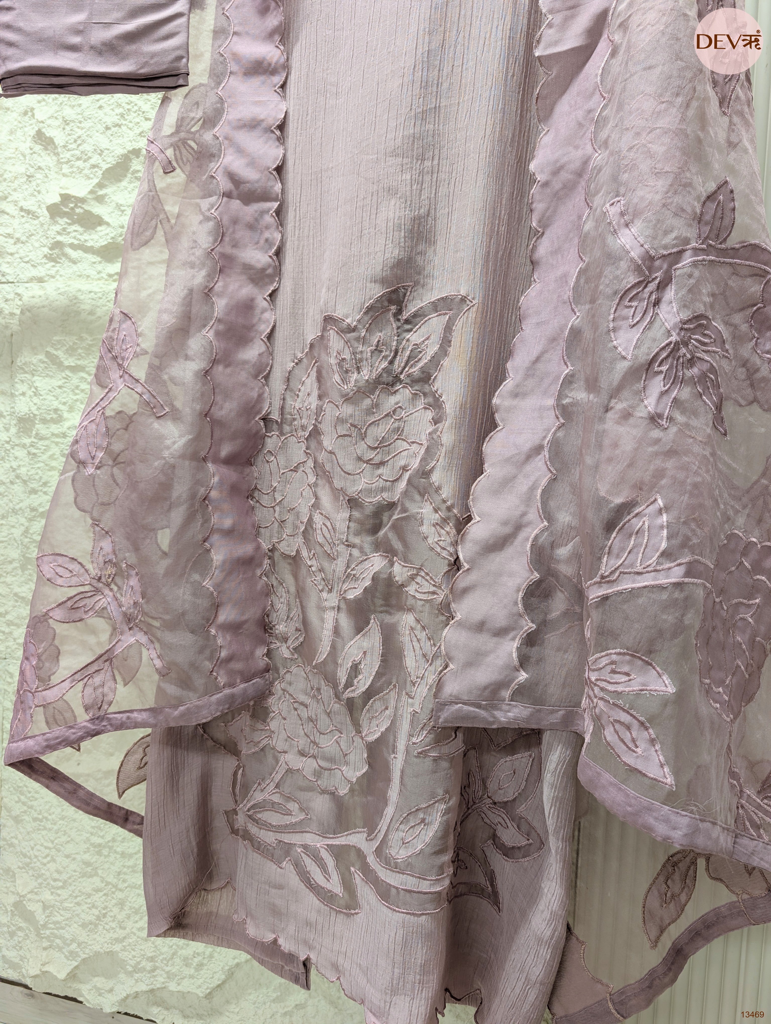 Mauve Mul Crush Embroidered Unstitched 3-Piece Suit (Devri – D.No 13469)