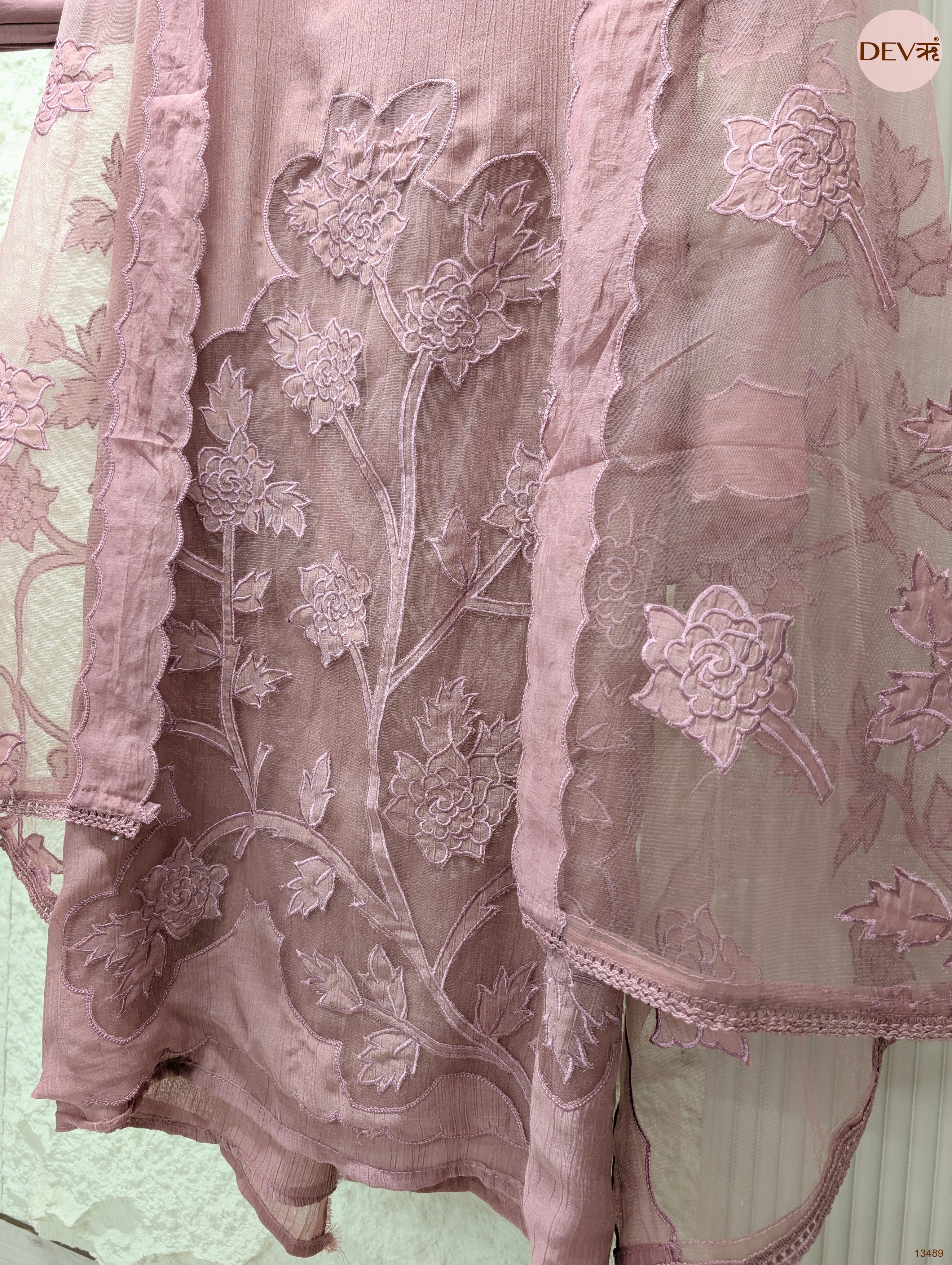 Pink Mul Crush Embroidered Unstitched 3-Piece Suit (Devri – D.No 13489)