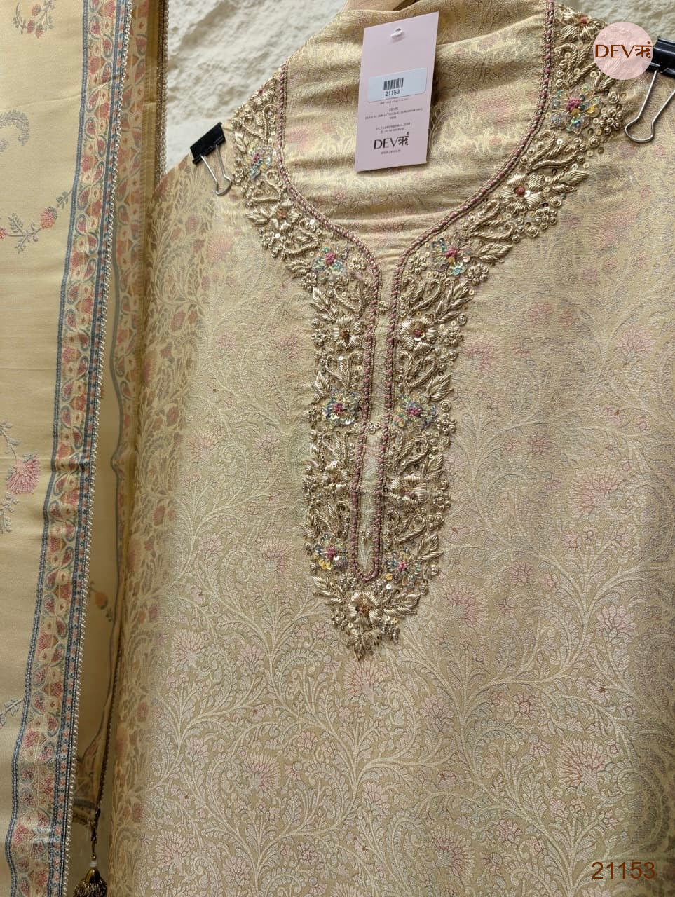 Cream Pure Banarasi Woven Silk Printed Unstitched 3-Piece Suit (Devri – D.No 21153)