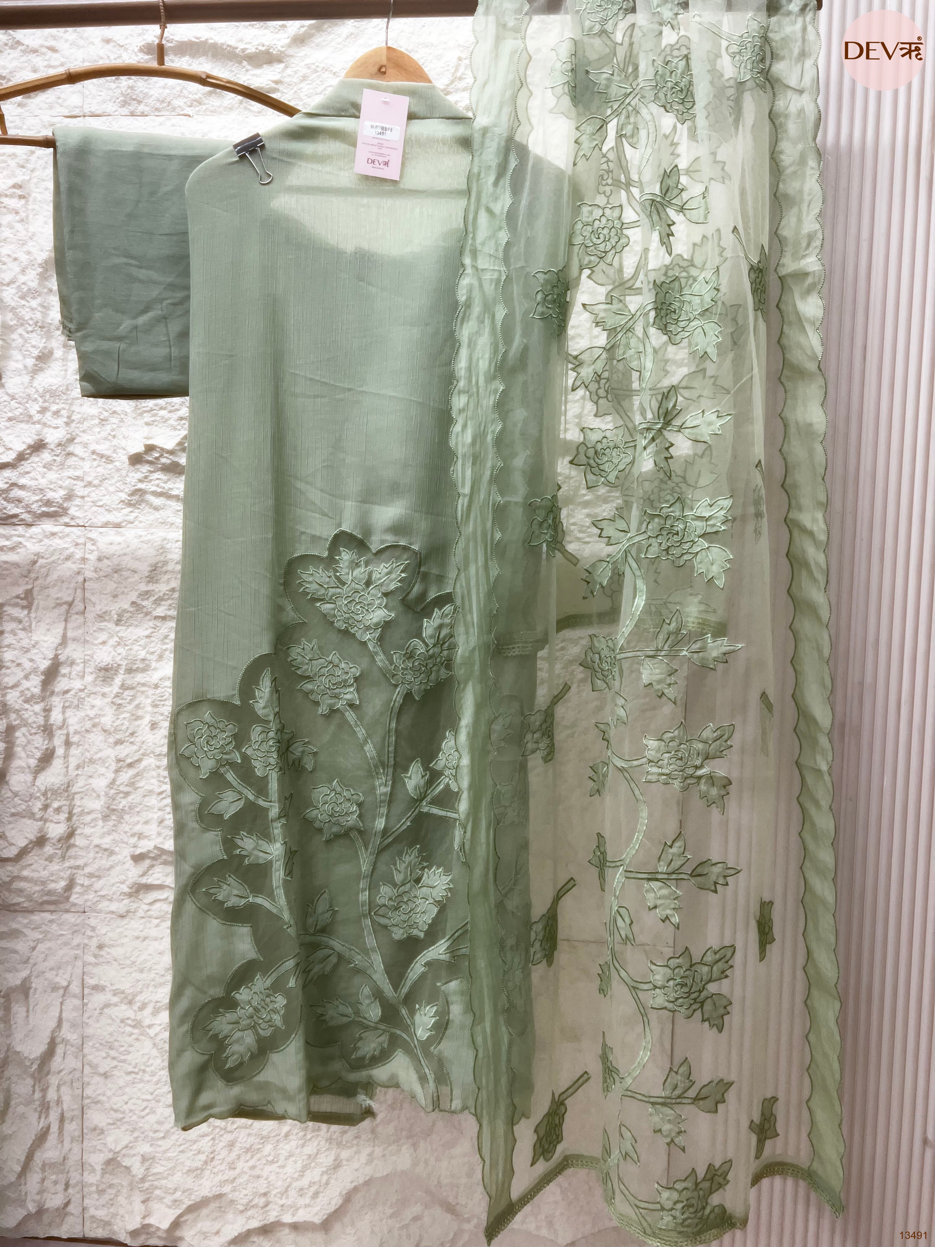Green Mul Crush Embroidered Unstitched 3-Piece Suit (Devri – D.No 13491)