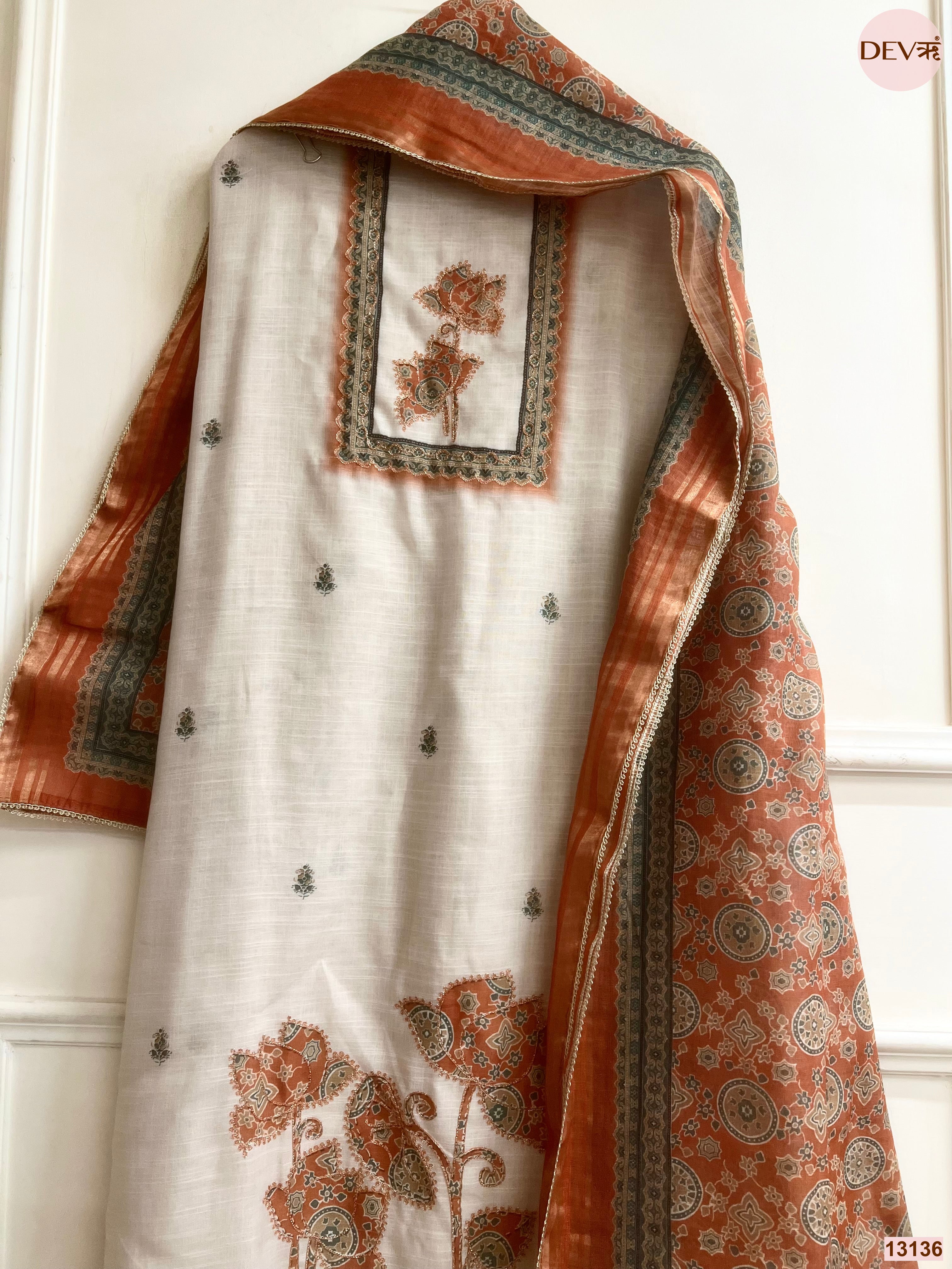 Off White Linen Printed Unstitched 3-Piece Suit (Devri – D.No 13136)