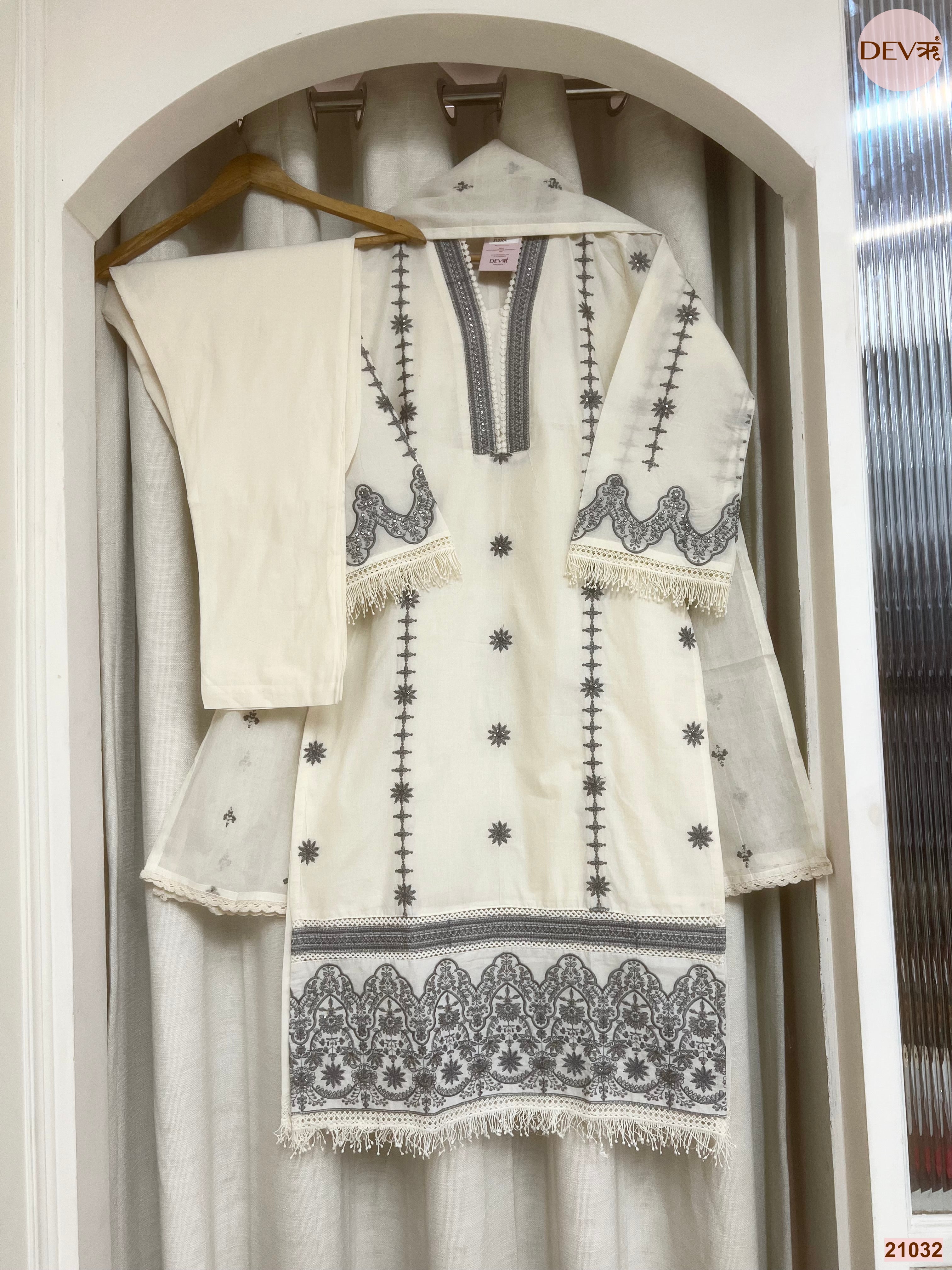 Zareen Cotton Embroidered Off-White 3-Piece Set (Devri – D.No 21032)