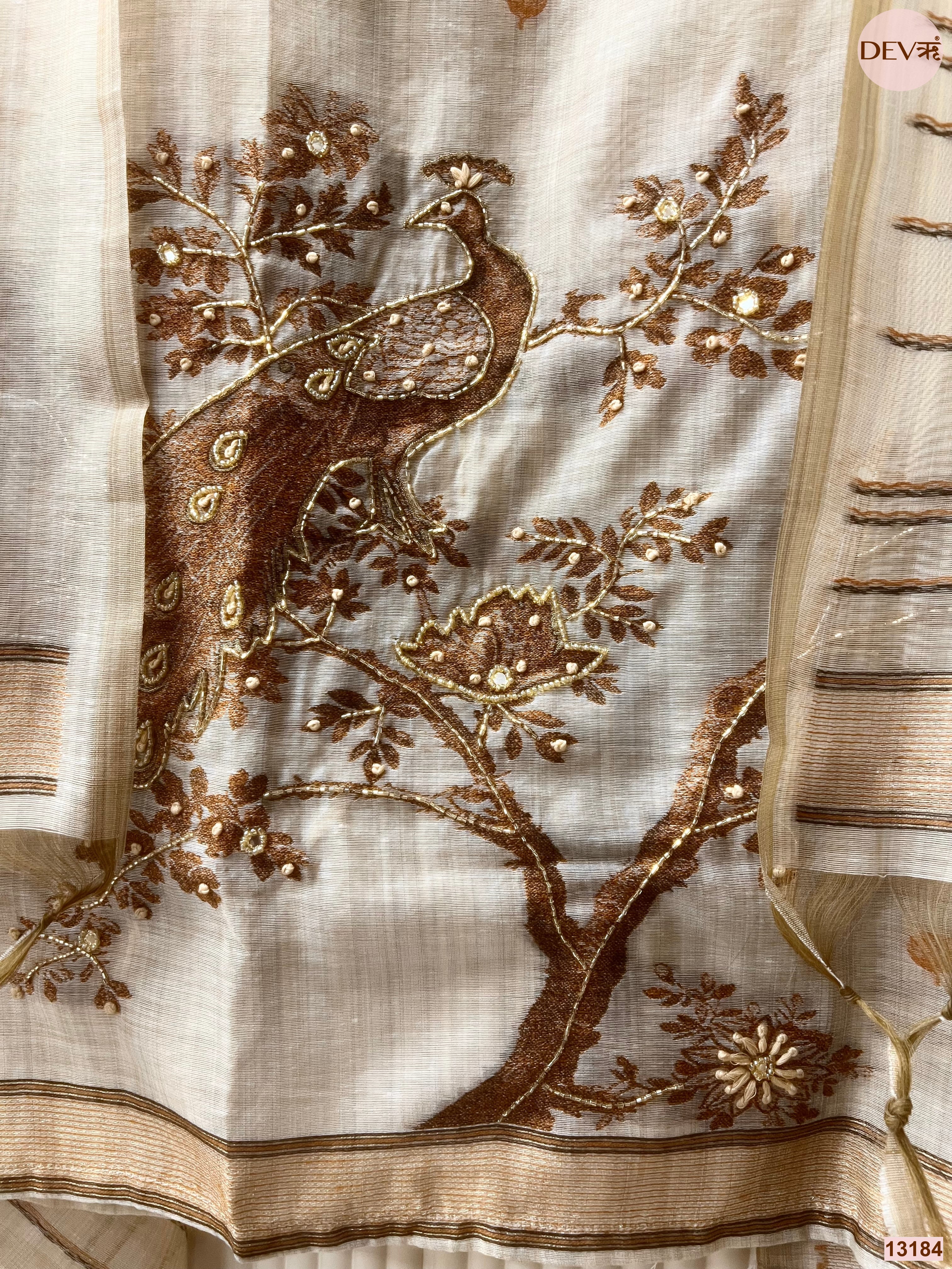 Off White Mul Chanderi Printed Unstitched 3-Piece Suit (Devri – D.No 13184)