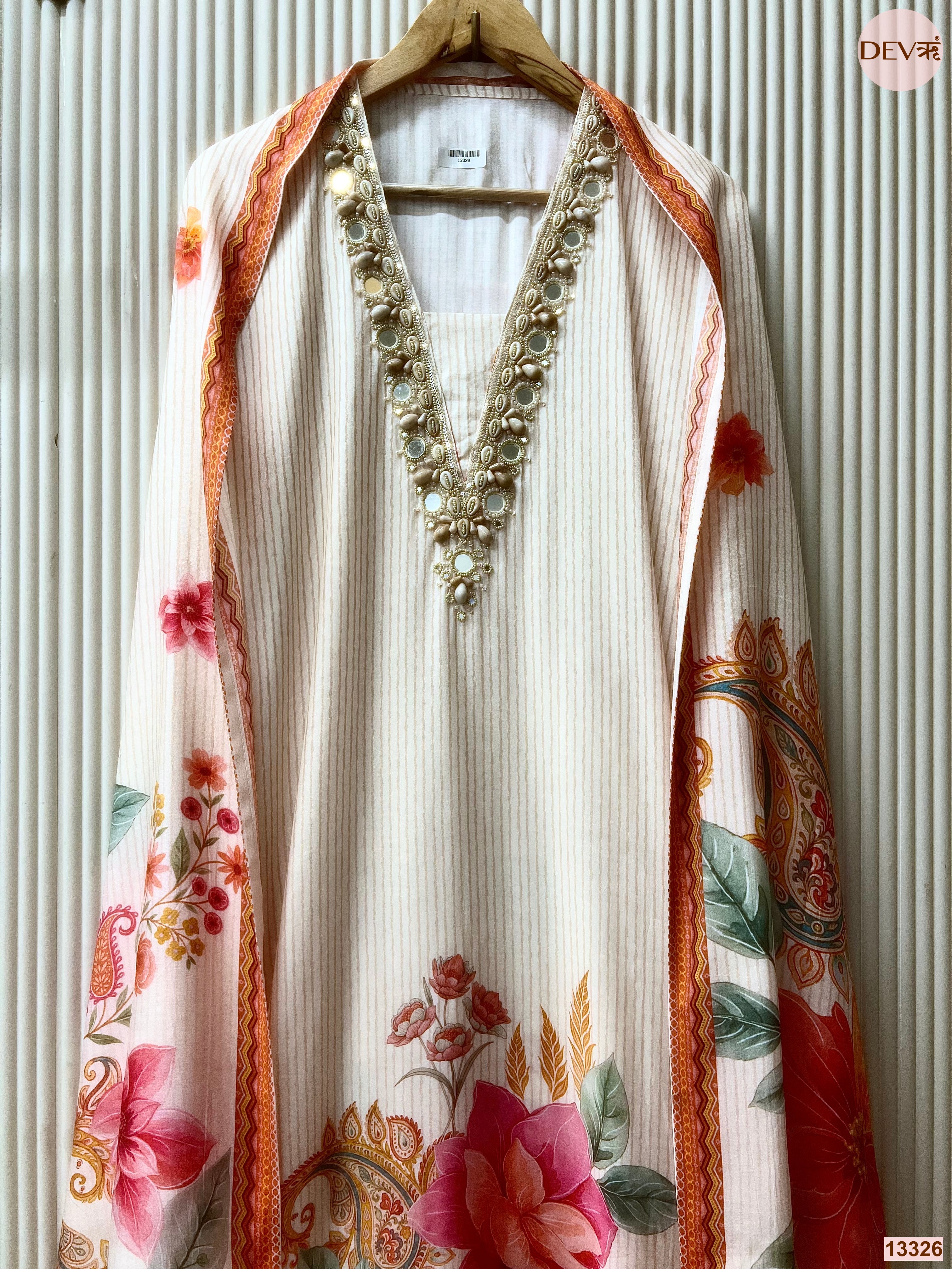 Off White Muslin Printed Unstitched 3-Piece Suit (Devri – D.No 13326)