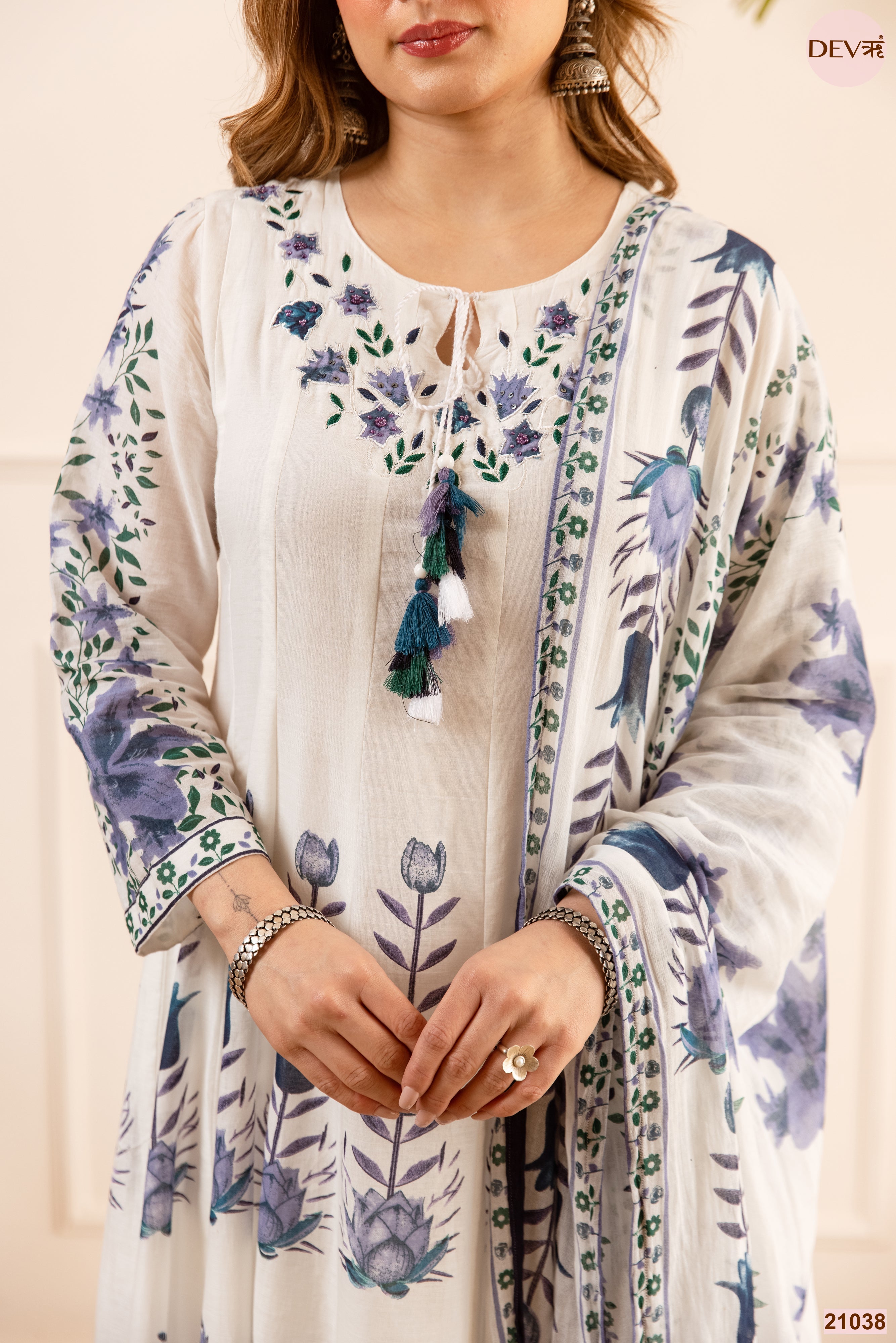 Gulnaar Mul Cotton Printed White 3-Piece Set (Devri – D.No 21038)