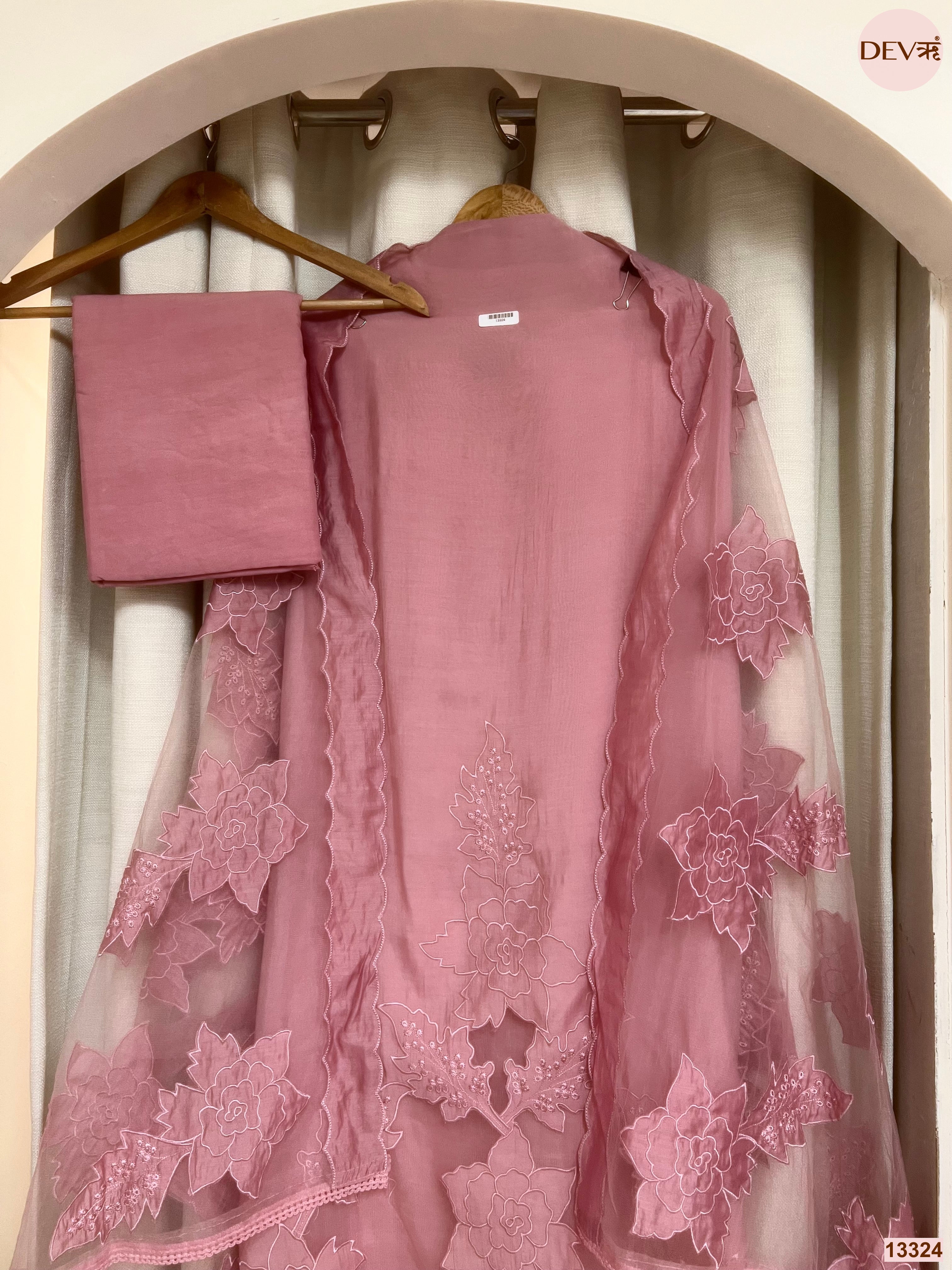 Pink Mul Chanderi Embroidered Unstitched 3-Piece Suit (Devri – D.No 13324)