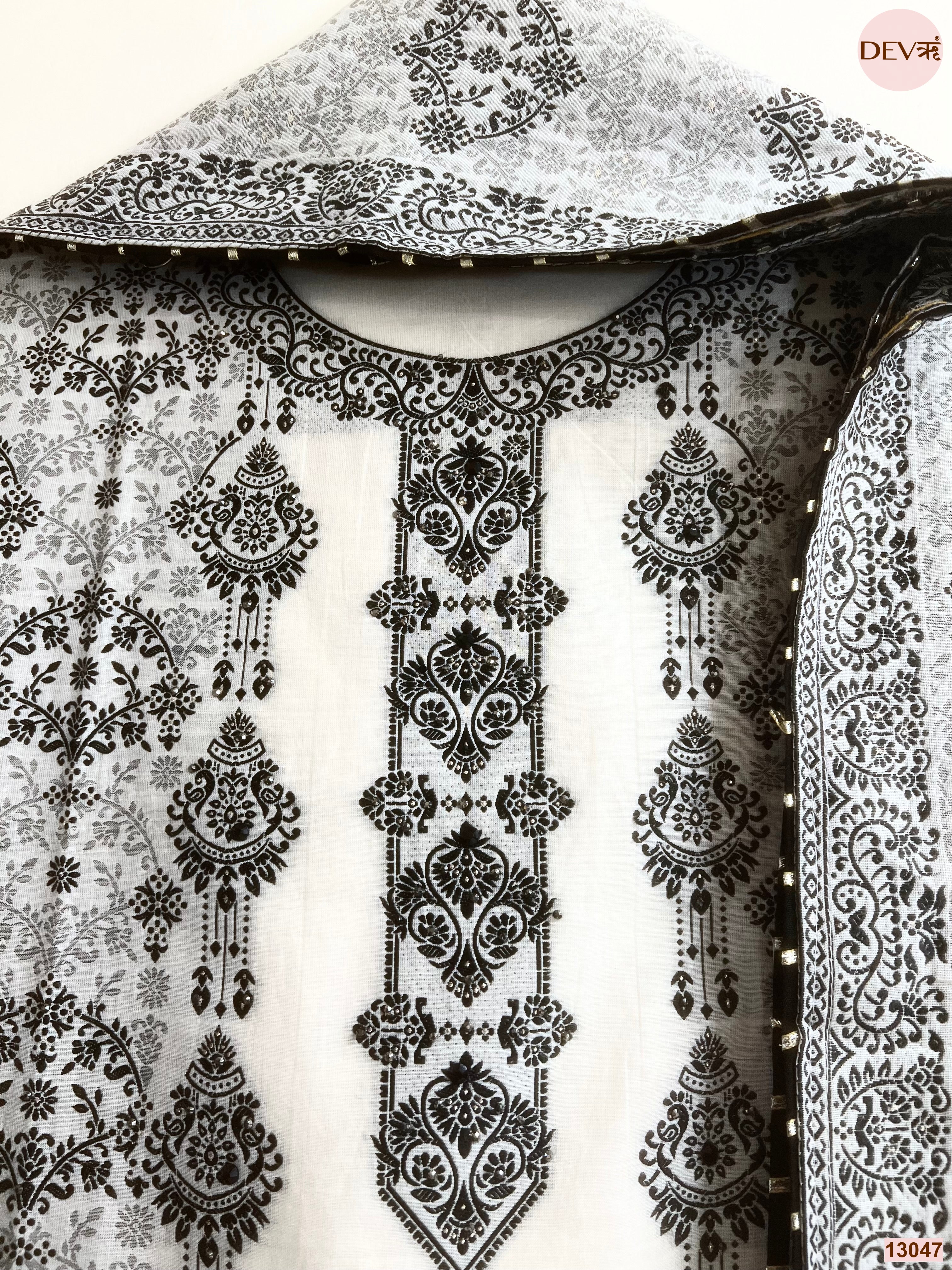 White Cotton Jamdani Printed Unstitched 3-Piece Suit (Devri – D.No 13047)