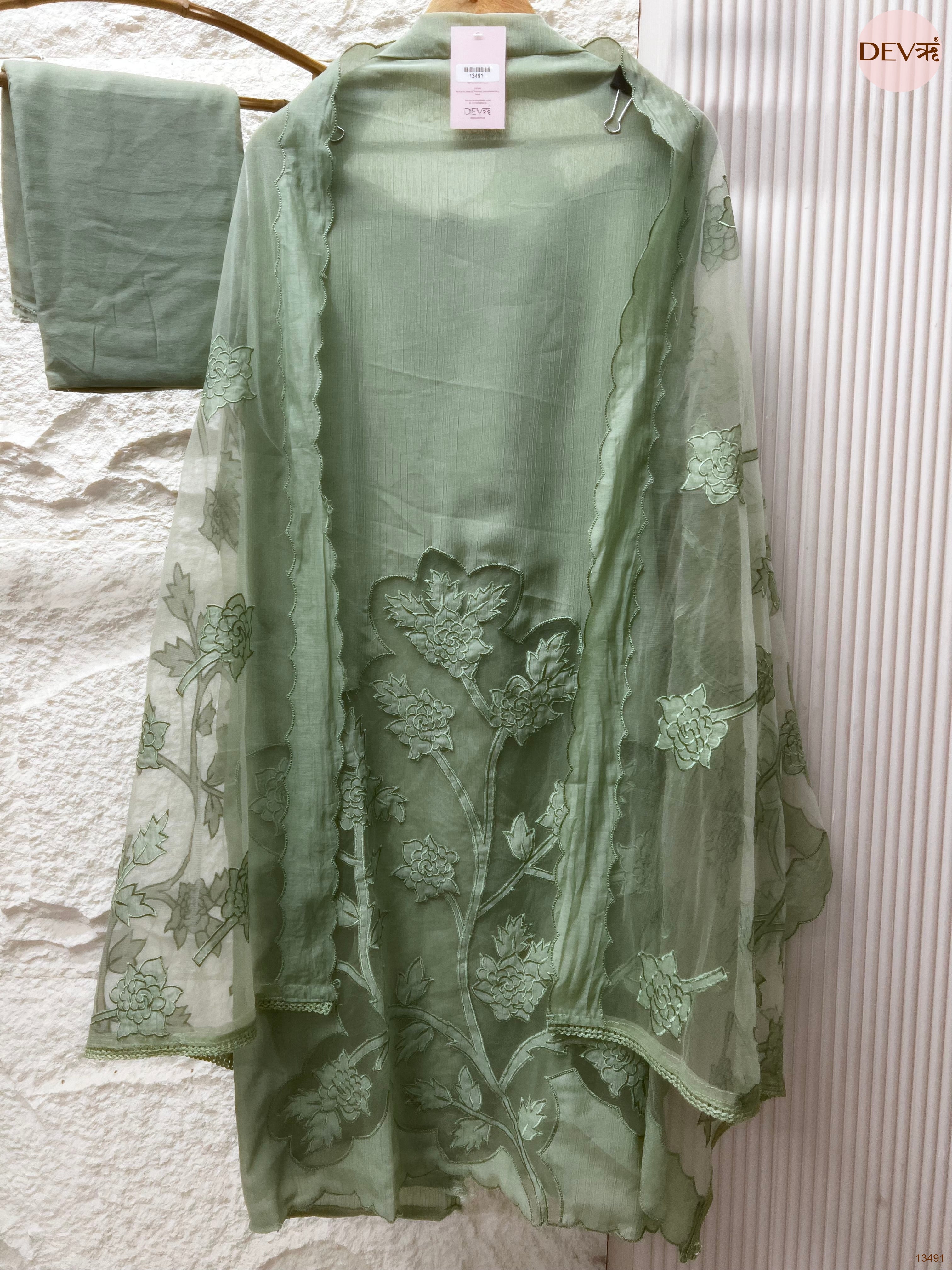 Green Mul Crush Embroidered Unstitched 3-Piece Suit (Devri – D.No 13491)