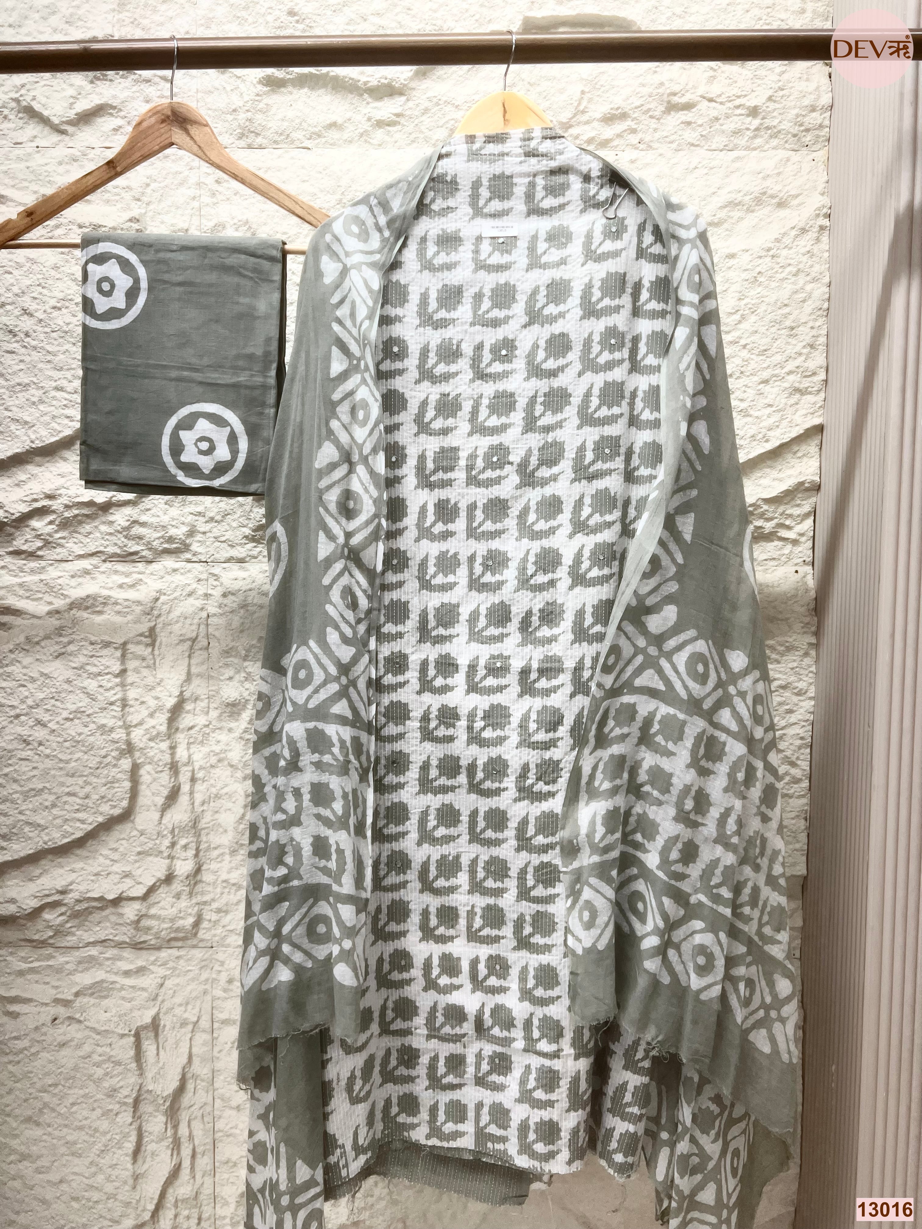 Grey Cotton Printed Unstitched 3-Piece Suit (Devri – D.No 13016)