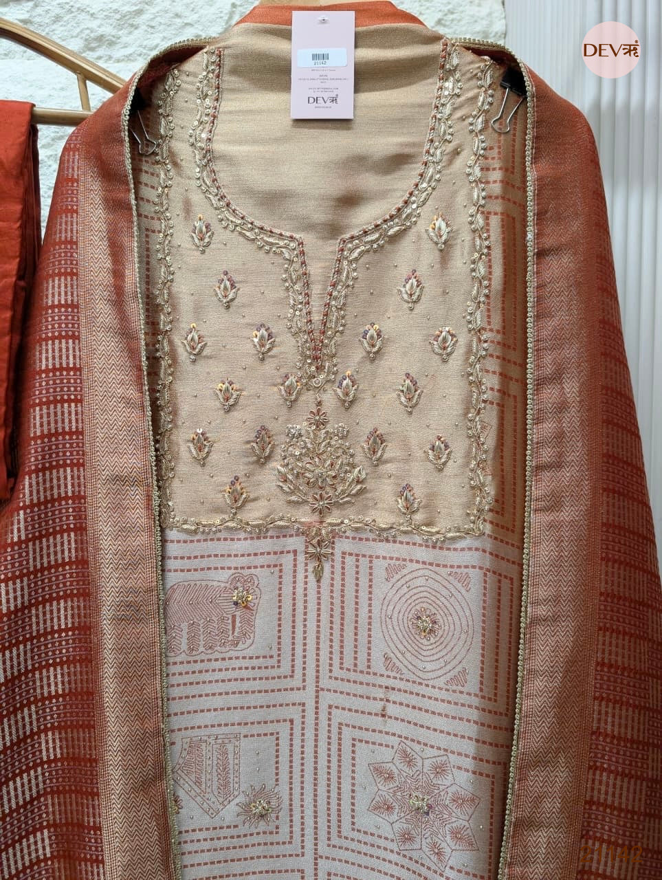 Beige Pure Girafe Banarasi Silk Embroidered Unstitched 3-Piece Suit (Devri – D.No 21142)