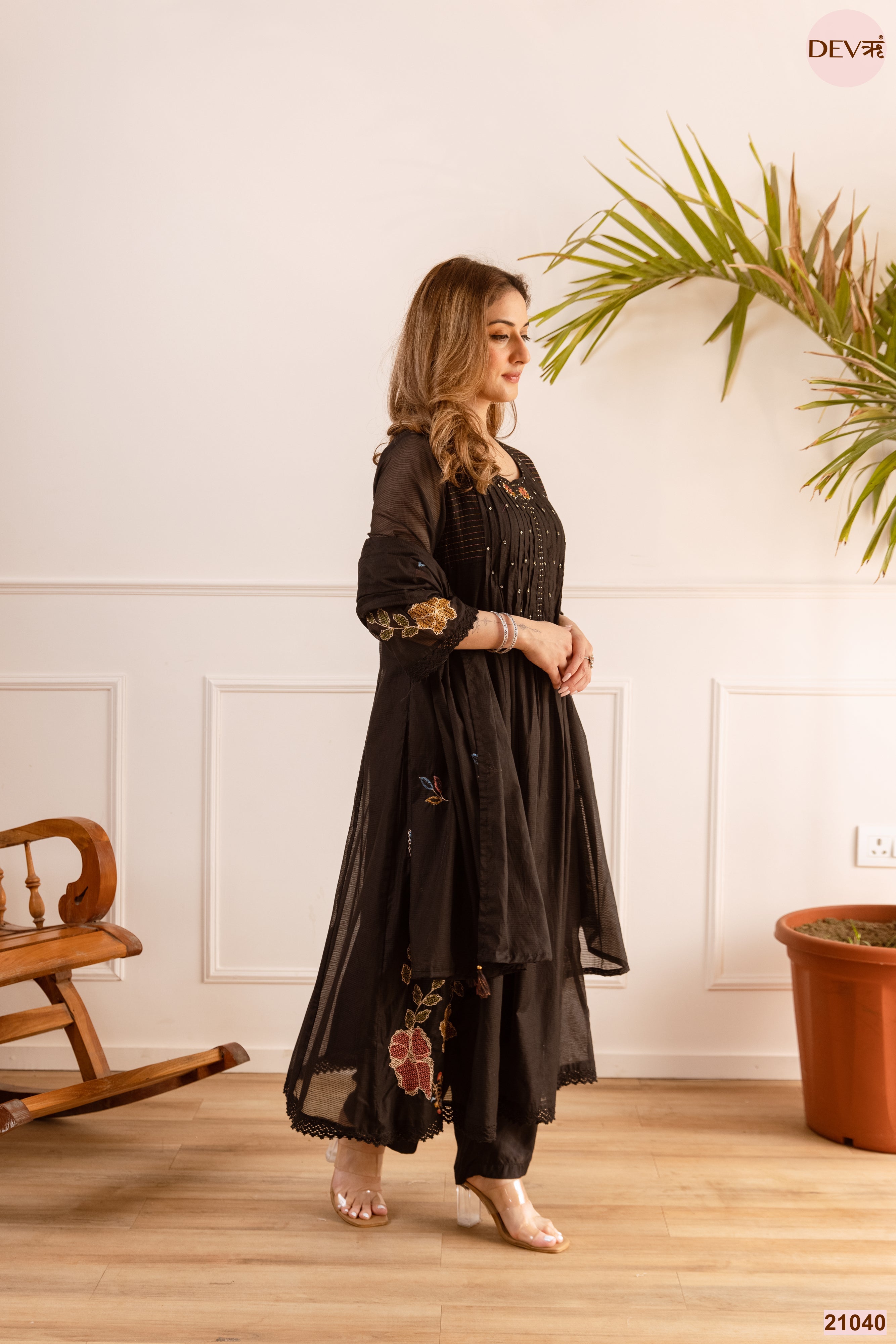 Zareen Net Chanderi Embroidered Black 3-Piece Set (Devri – D.No 21040)