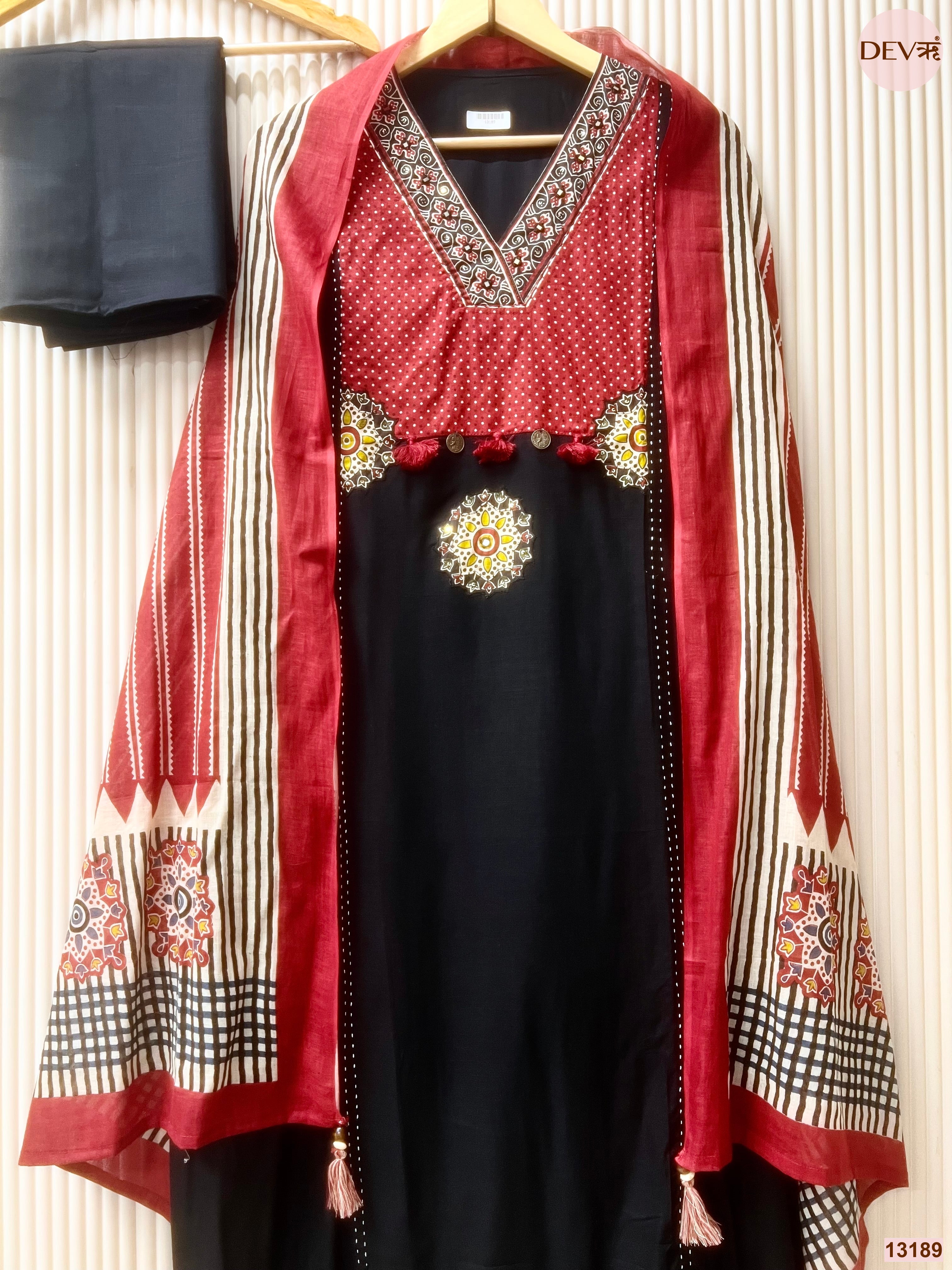 Black Slub Cotton Printed Unstitched 3-Piece Suit (Devri – D.No 13189)