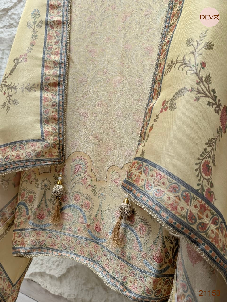 Cream Pure Banarasi Woven Silk Printed Unstitched 3-Piece Suit (Devri – D.No 21153)