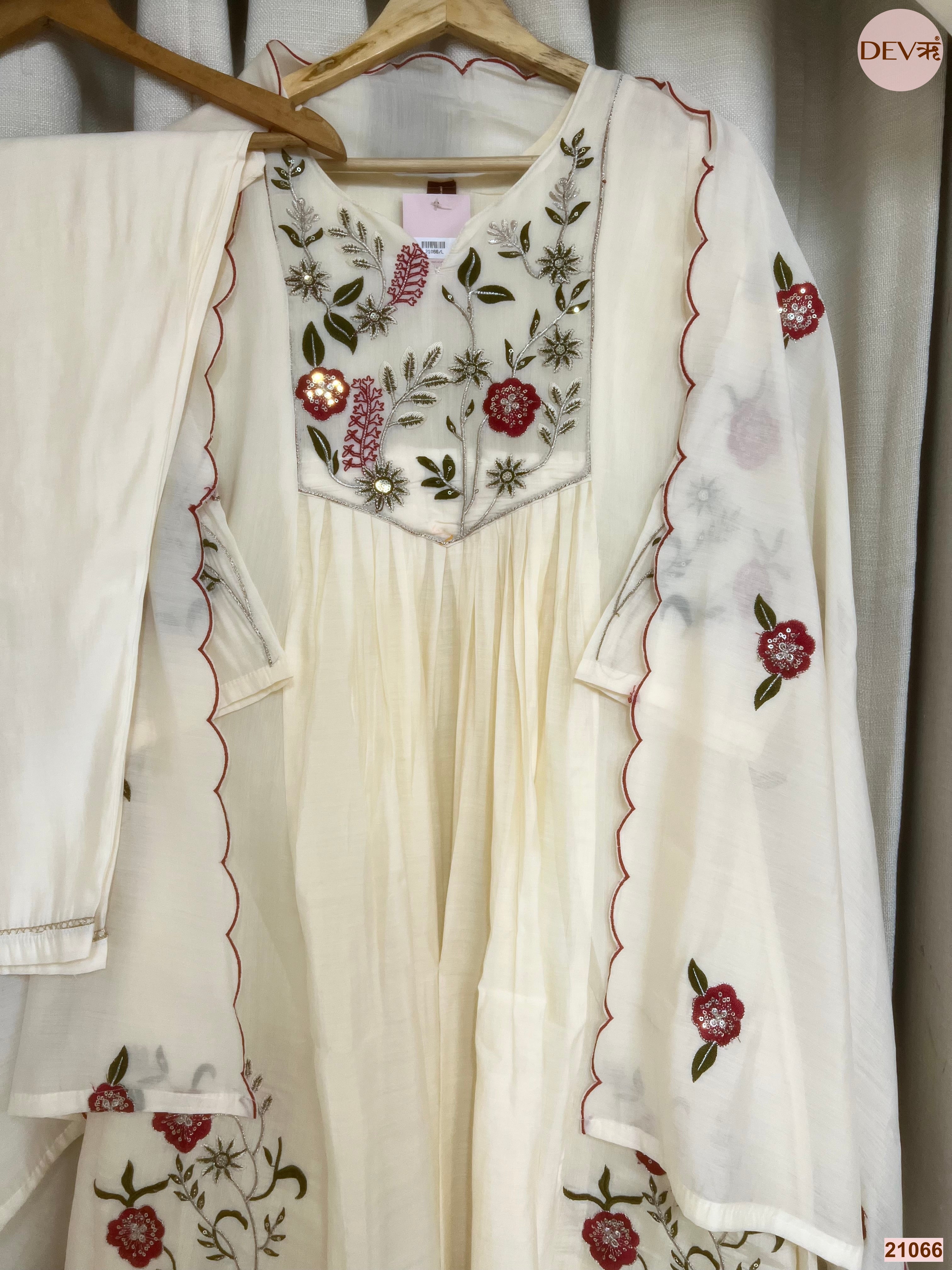Gulnaar Mul Chanderi Embroidered Ivory 3-Piece Set (Devri – D.No 21066)