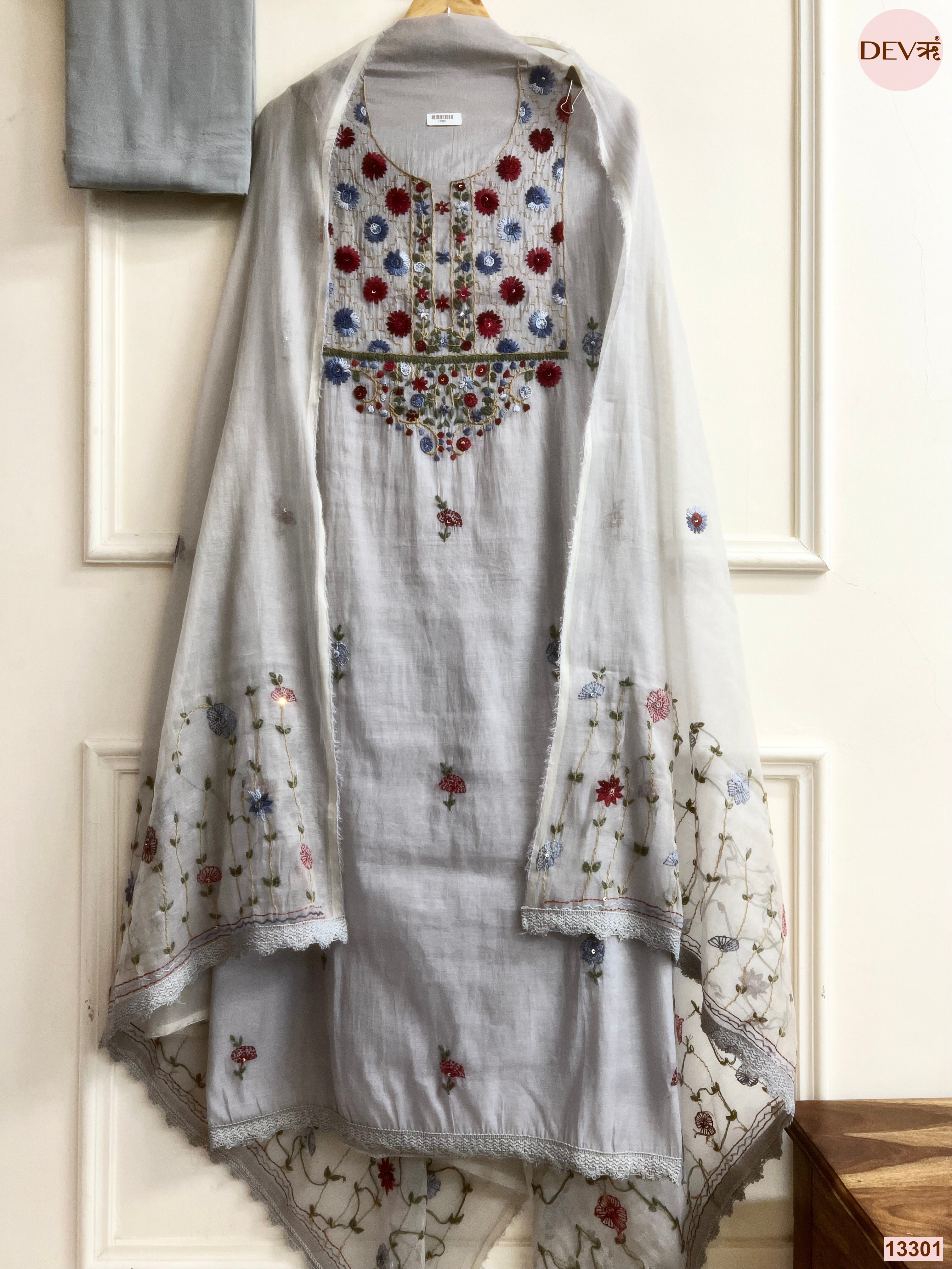 Grey Mul Chanderi Embroidered Unstitched 3-Piece Suit (Devri – D.No 13301)