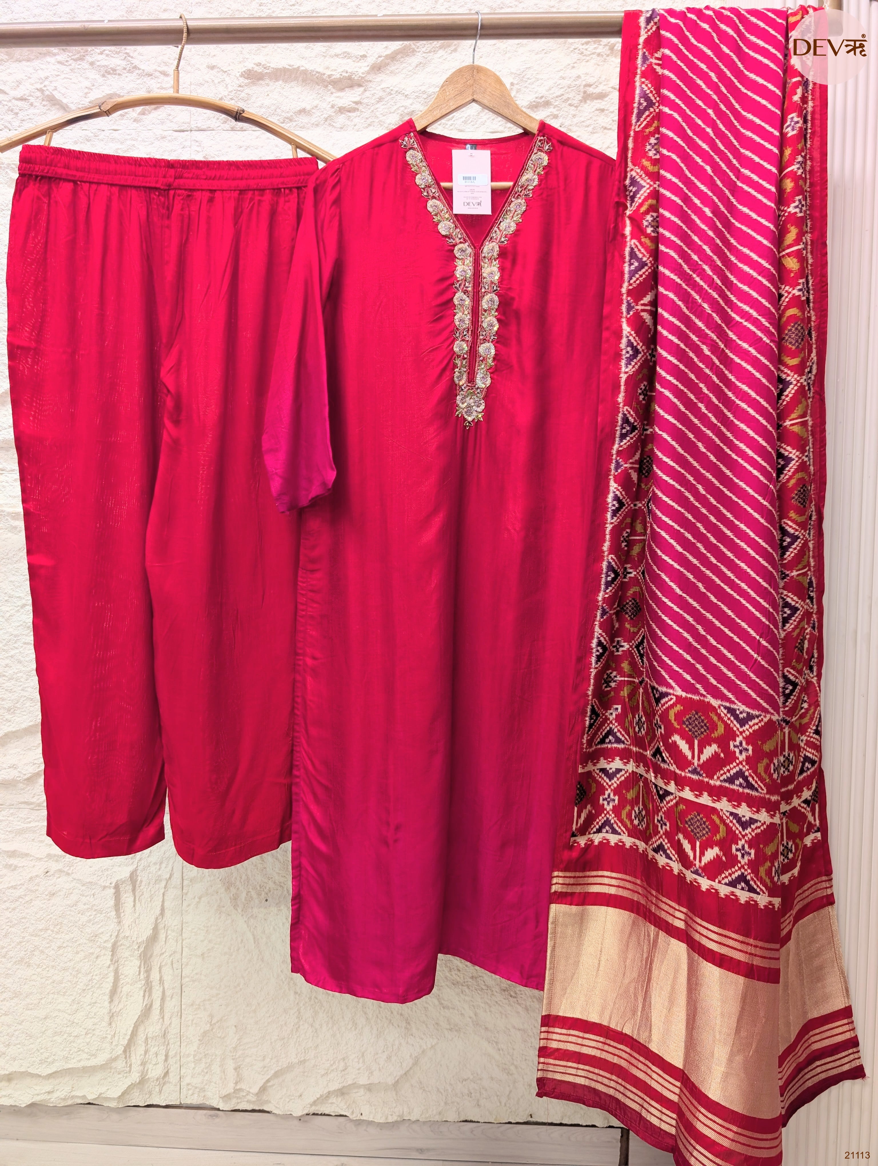 Ruhani Pure russian silk Embroidered Magenta 3-Piece Set (Devri – D.No 21113)