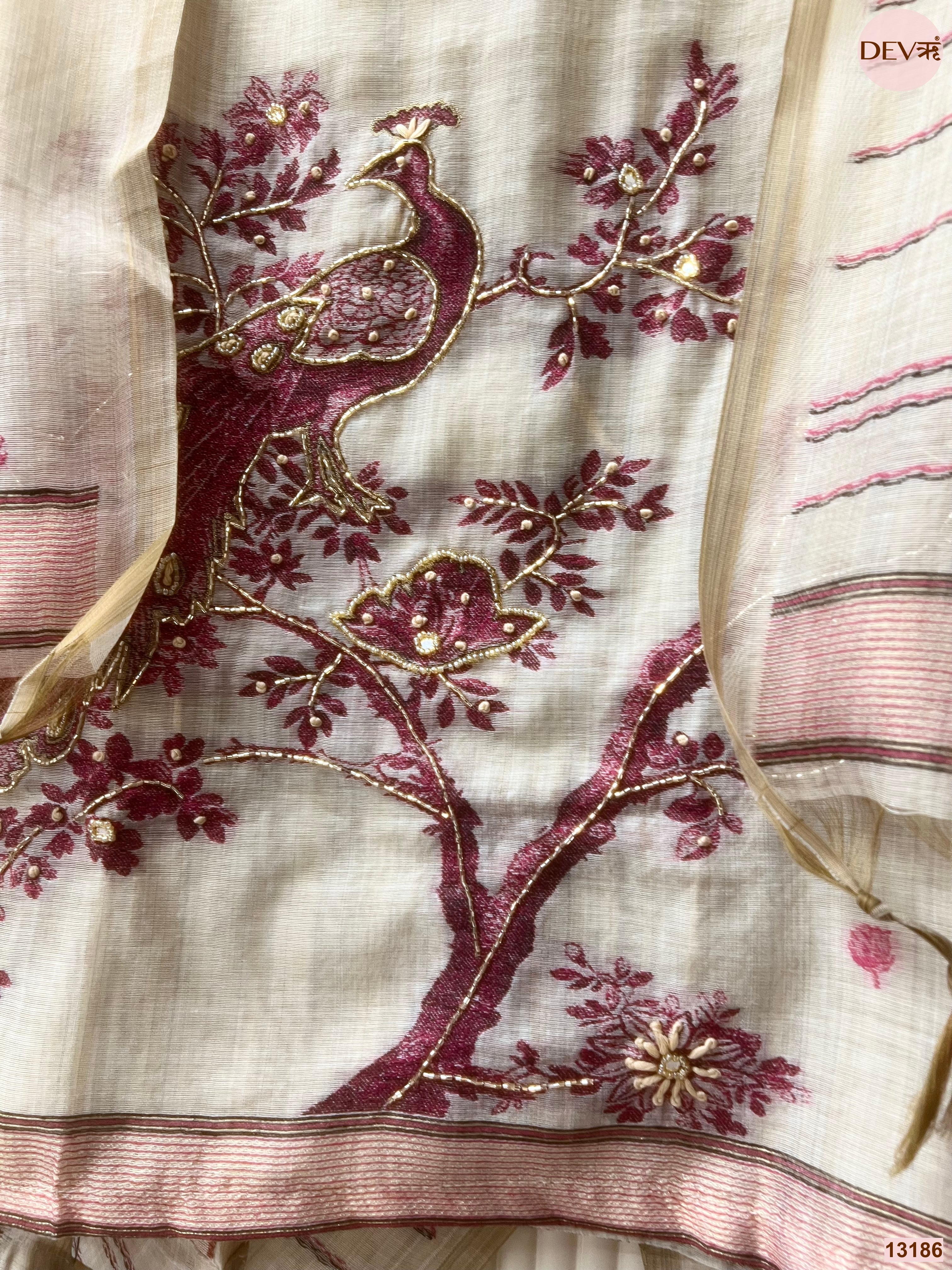 Off White Mul Chanderi Printed Unstitched 3-Piece Suit (Devri – D.No 13186)