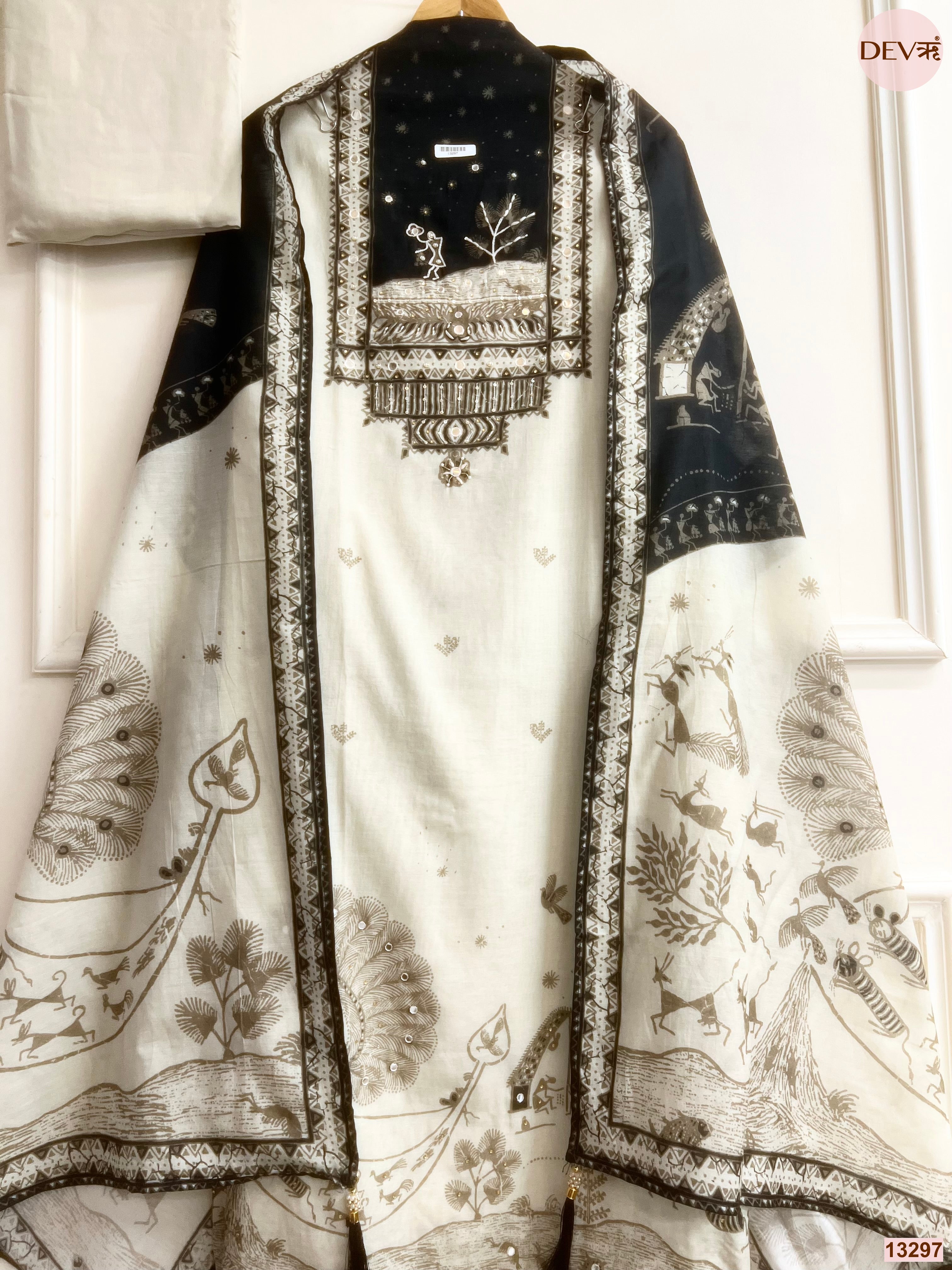 Cream Mul Cotton Printed Unstitched 3-Piece Suit (Devri – D.No 13297)