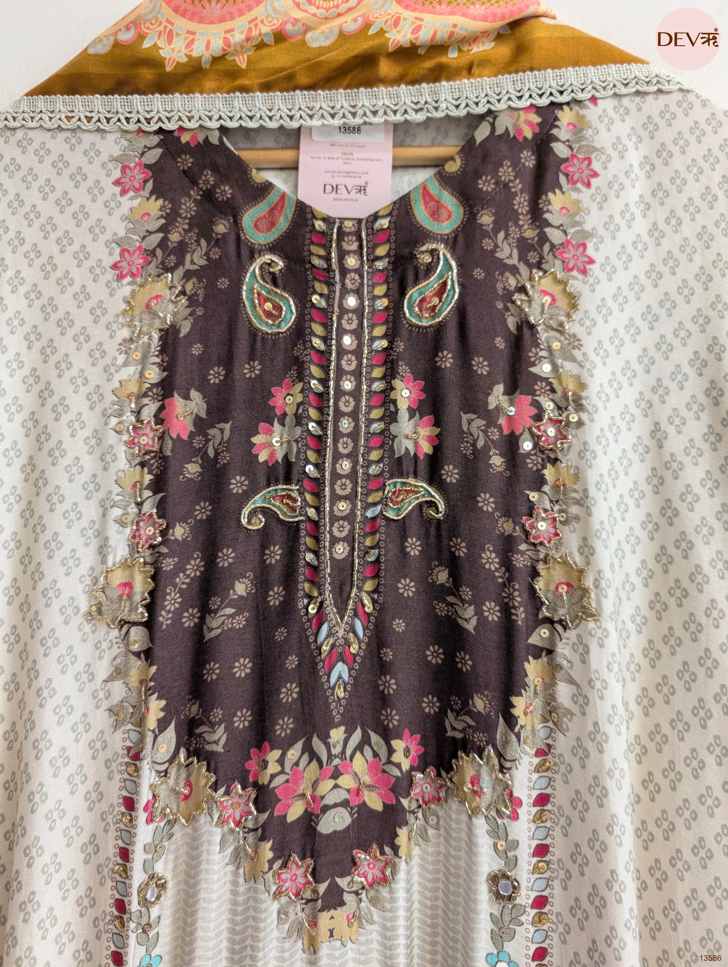 Grey Muslin Printed Unstitched 3-Piece Suit (Devri – D.No 13586)