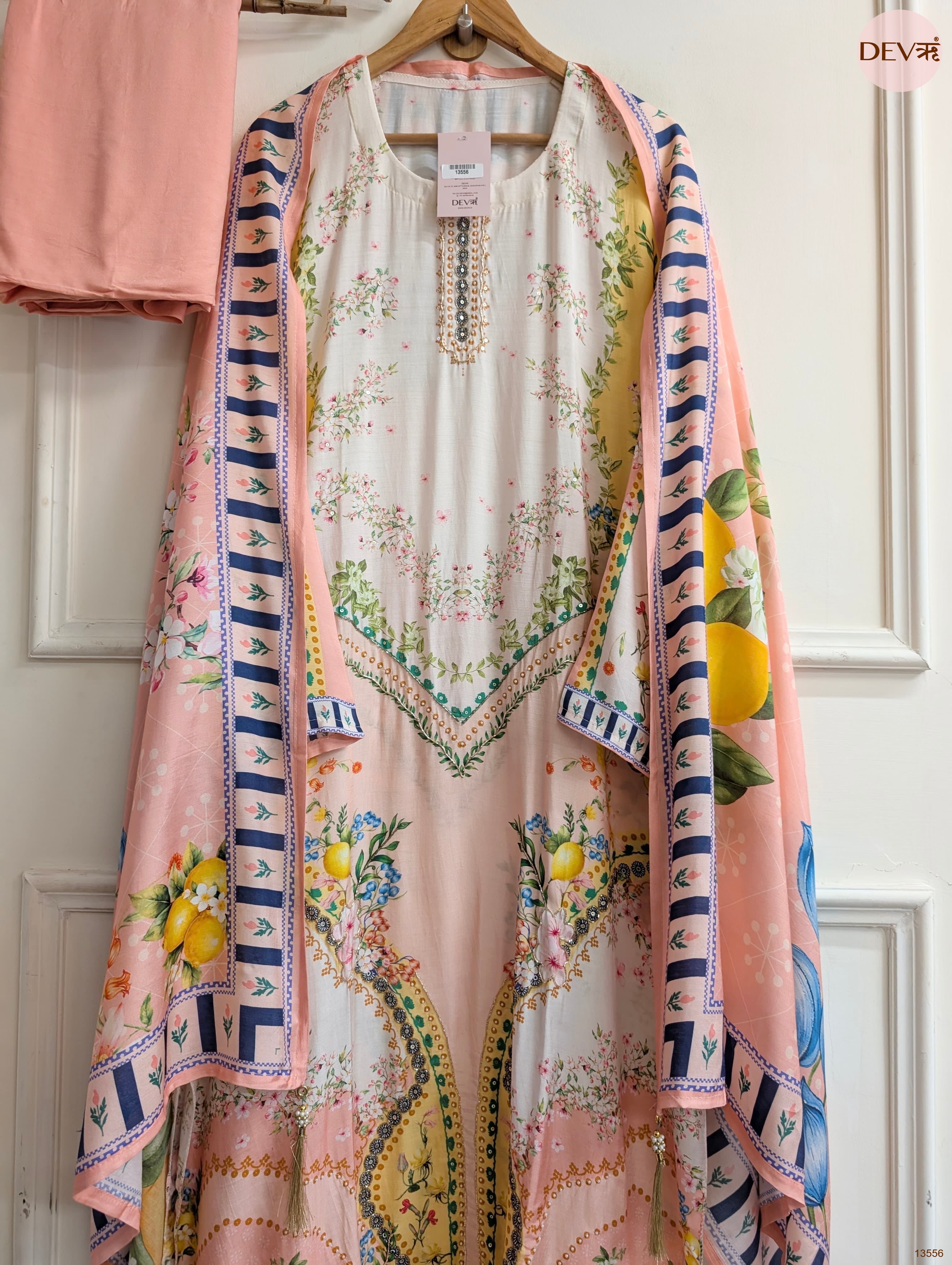 Peach Muslin Printed Unstitched 3-Piece Suit (Devri – D.No 13556)