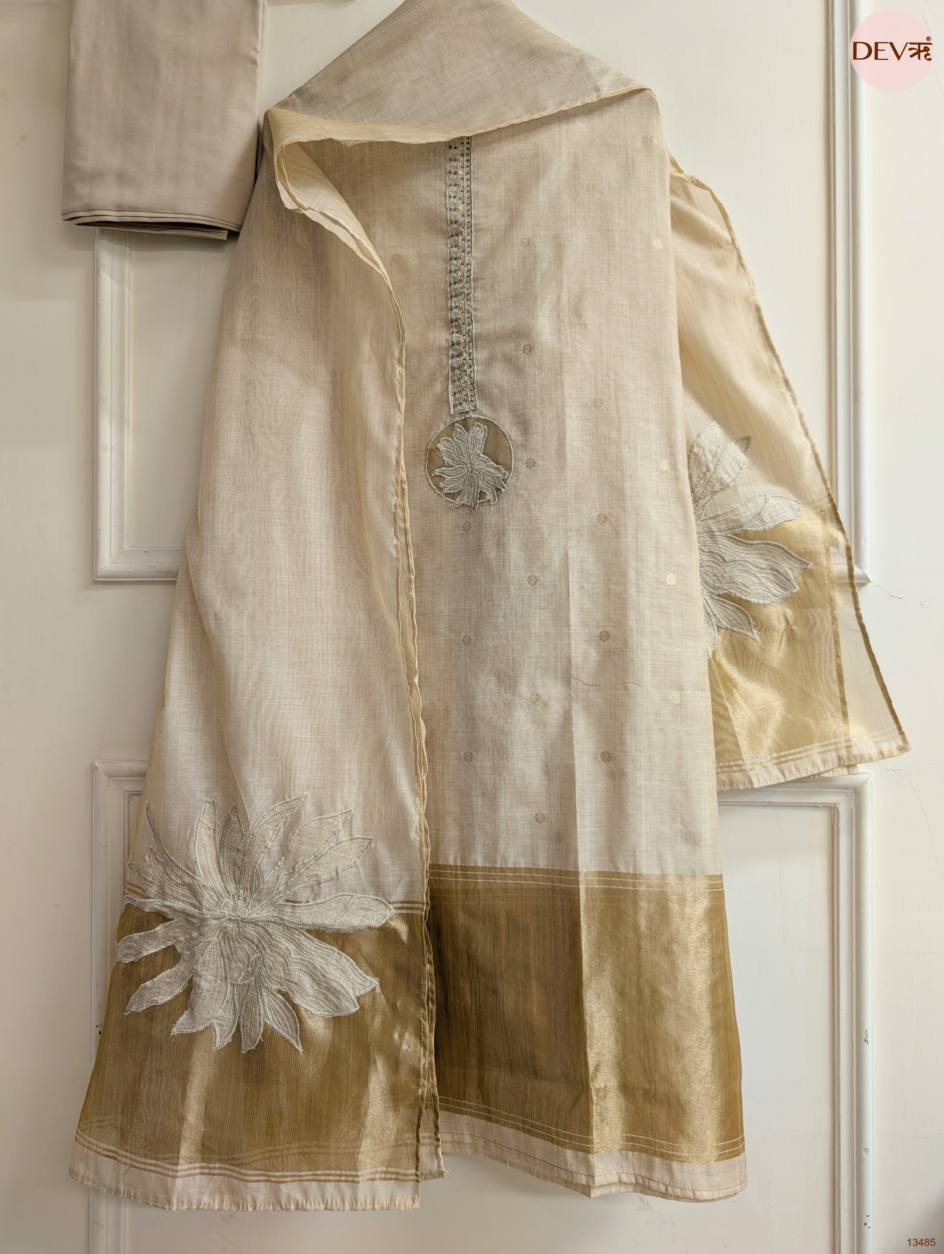 Cream Banarashi Silk Embroidered Unstitched 3-Piece Suit (Devri – D.No 13485)