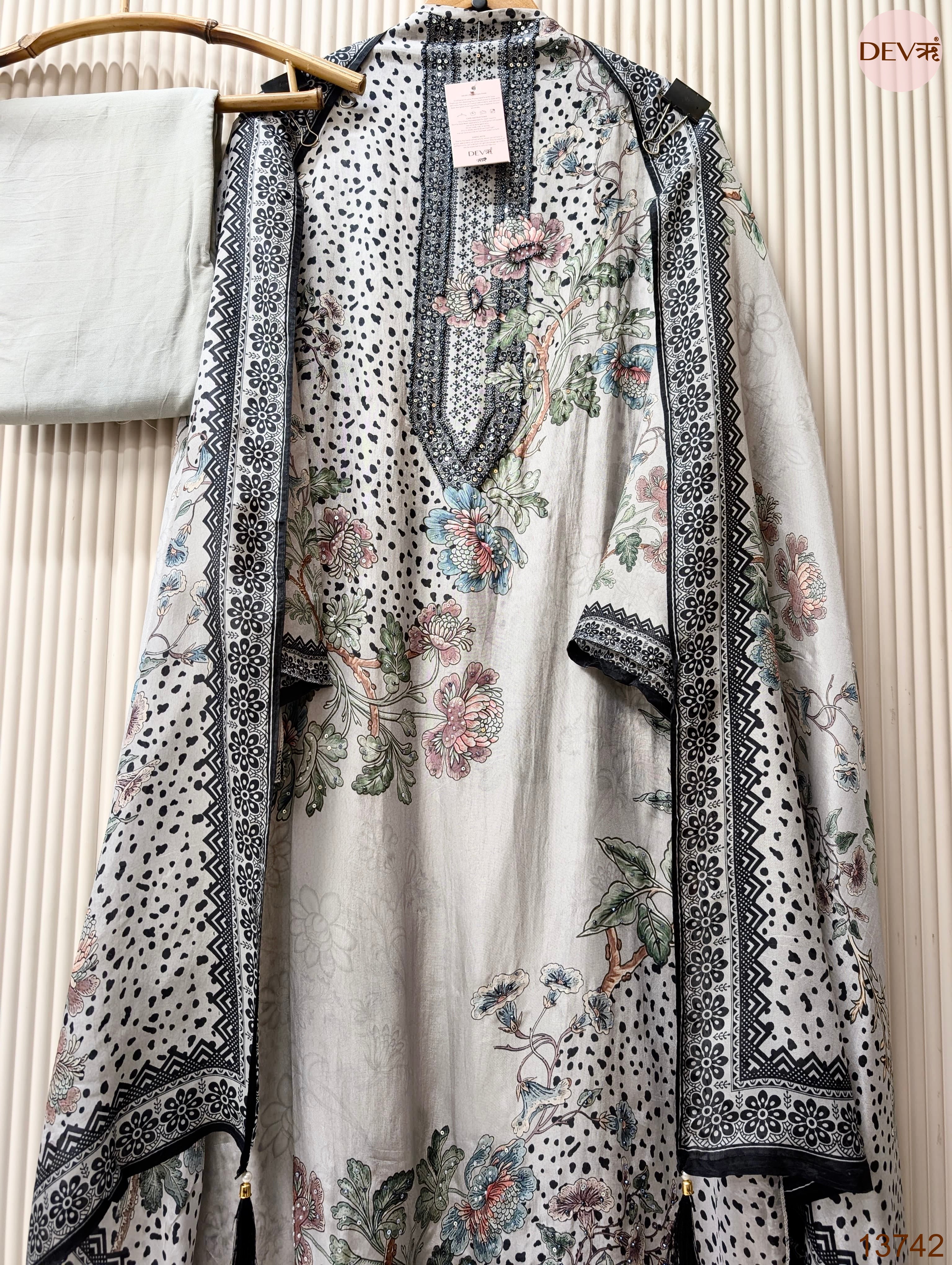 Grey Muslin Blend Printed Unstitched 3-Piece Suit (Devri – D.No 13742)