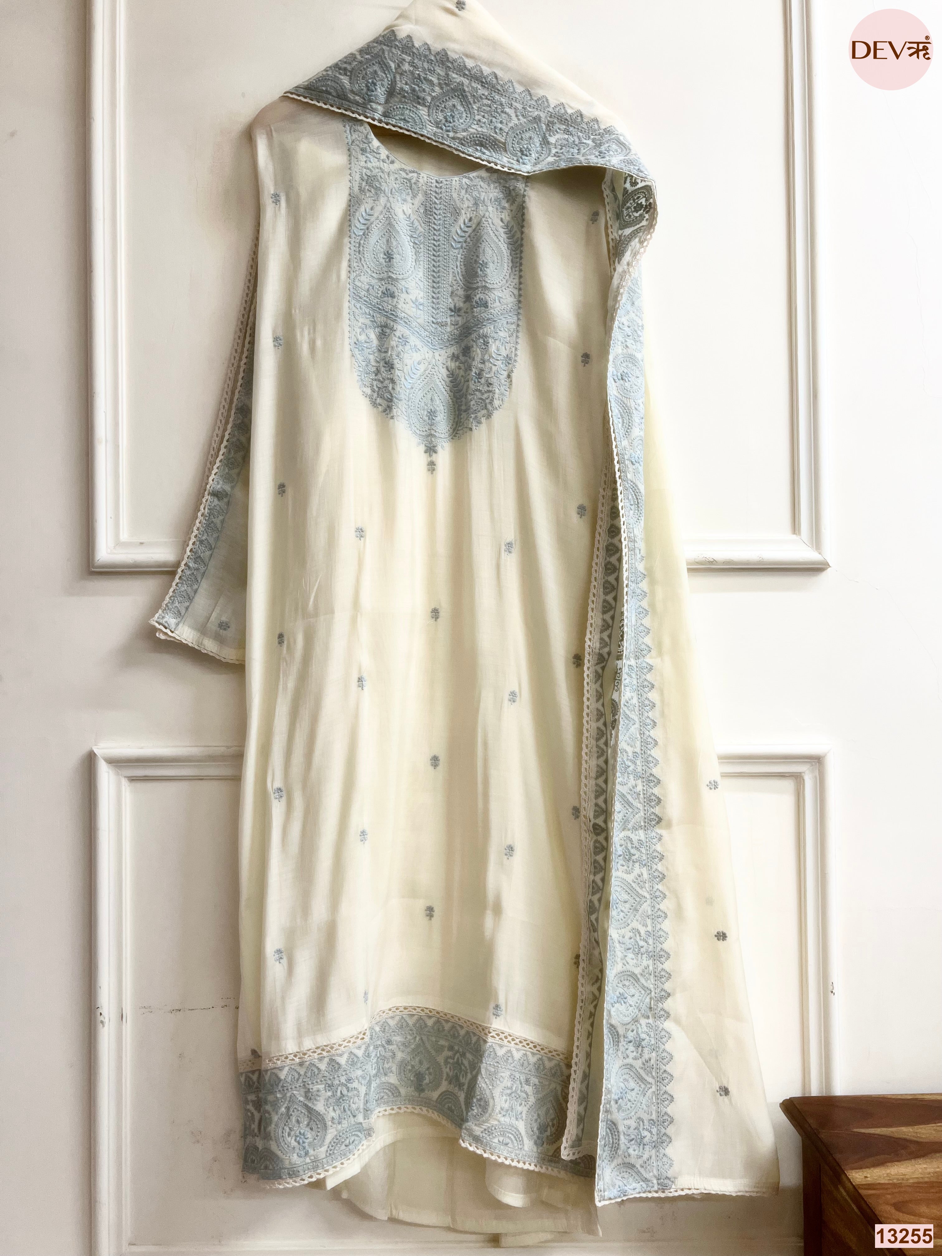 Cream Mul Cotton Printed Unstitched 3-Piece Suit (Devri – D.No 13255)