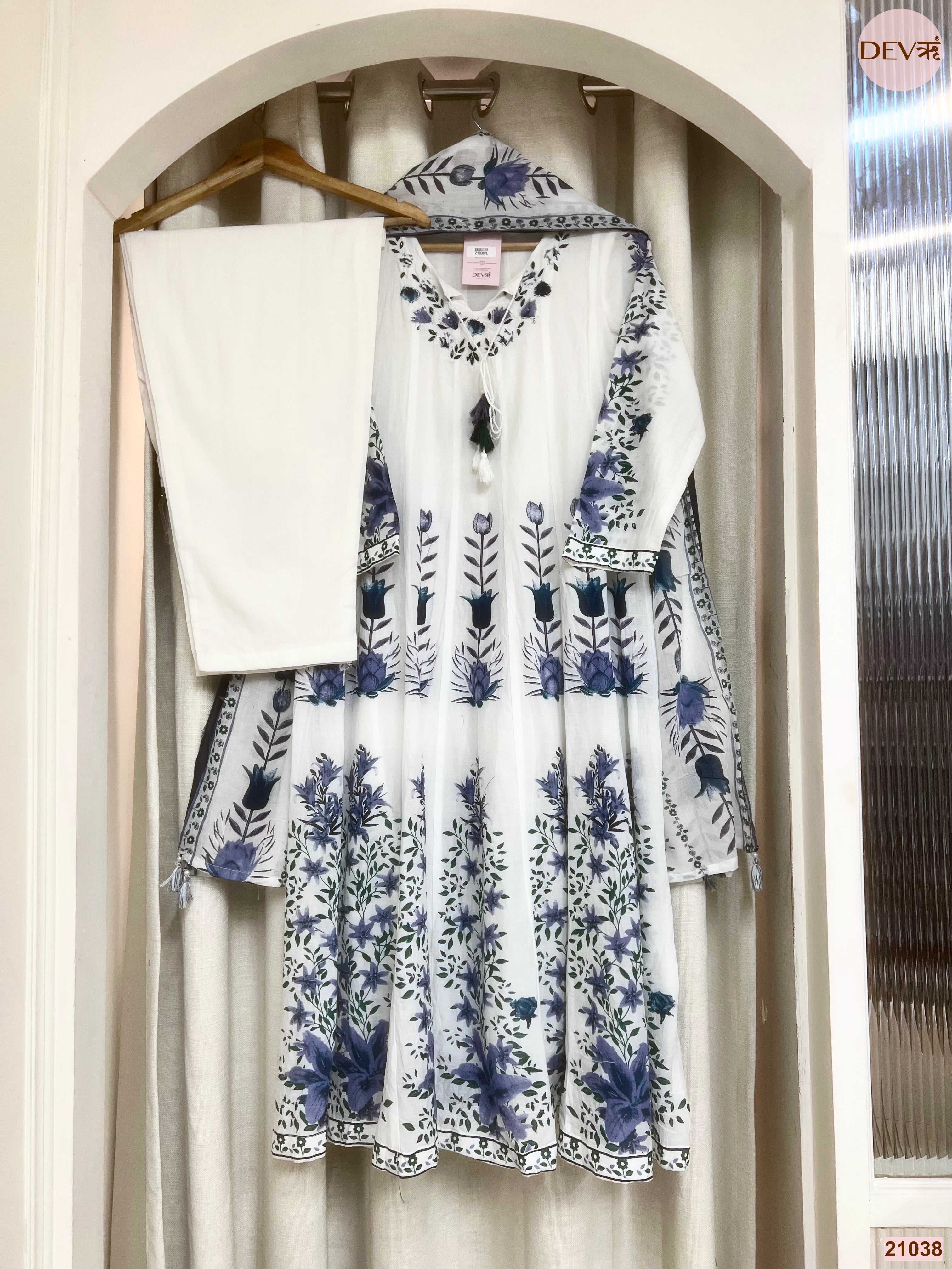 Gulnaar Mul Cotton Printed White 3-Piece Set (Devri – D.No 21038)