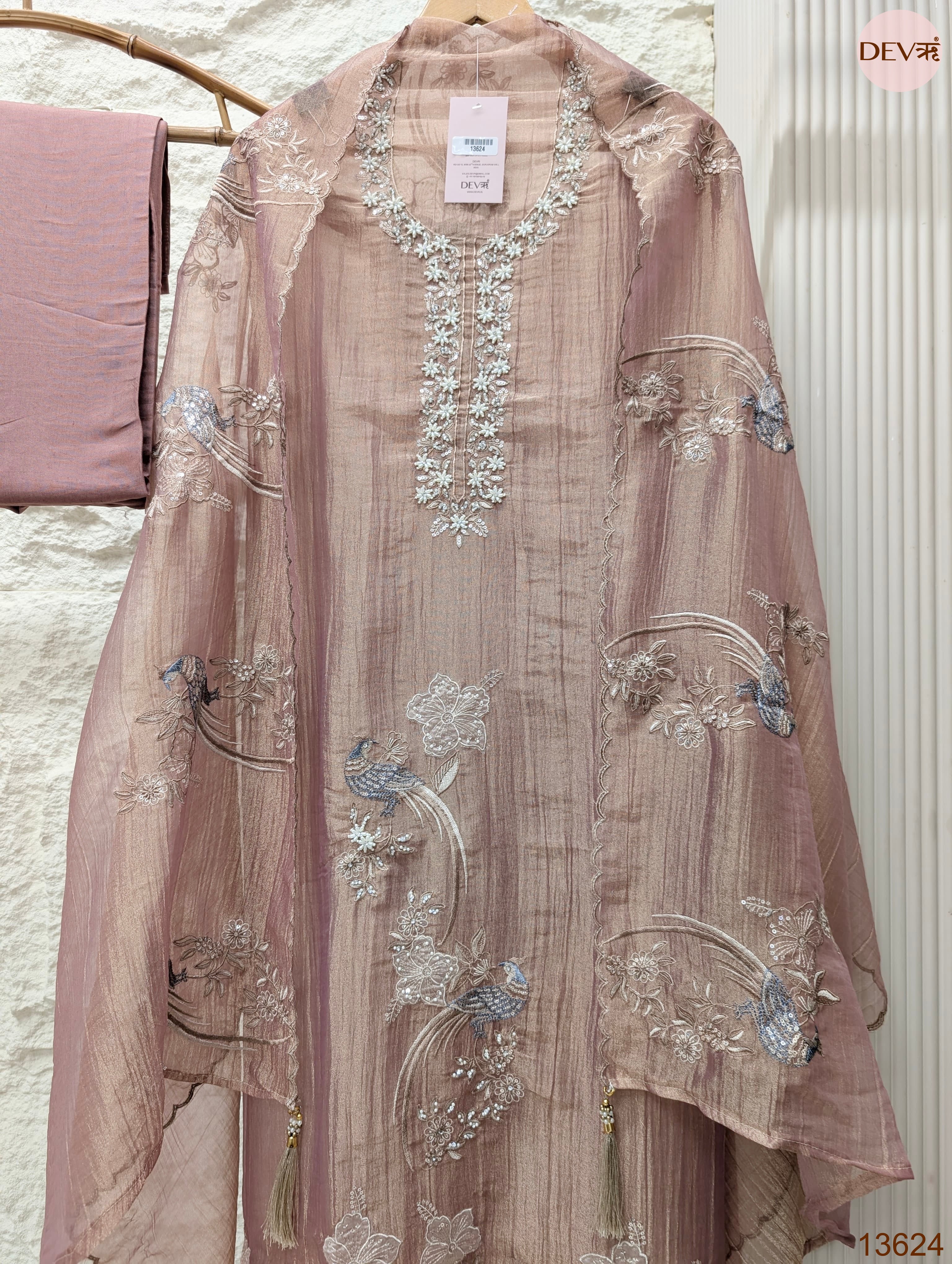 Pink Tissue Crush Silk Embroidered Unstitched 3-Piece Suit (Devri – D.No 13624)