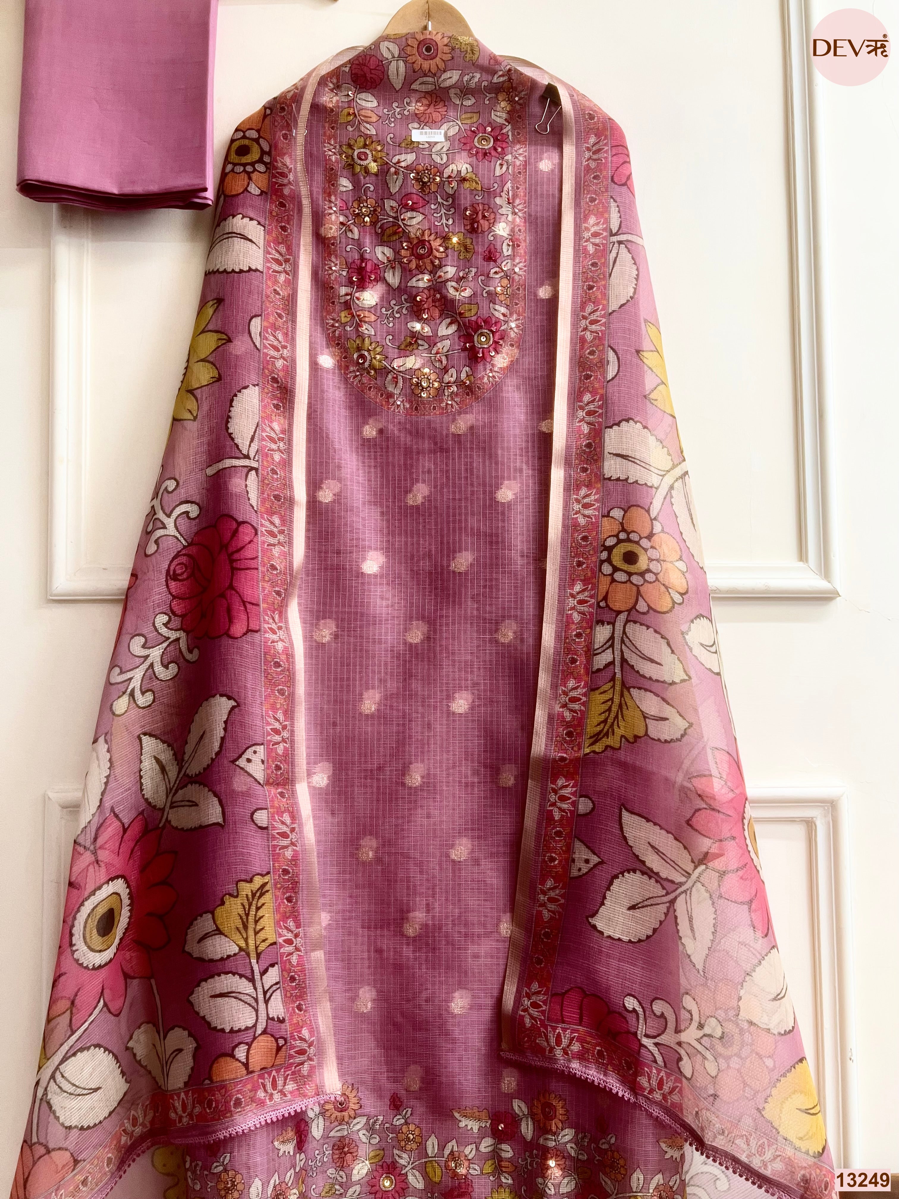 Pink Kota Printed Unstitched 3-Piece Suit (Devri – D.No 13249)