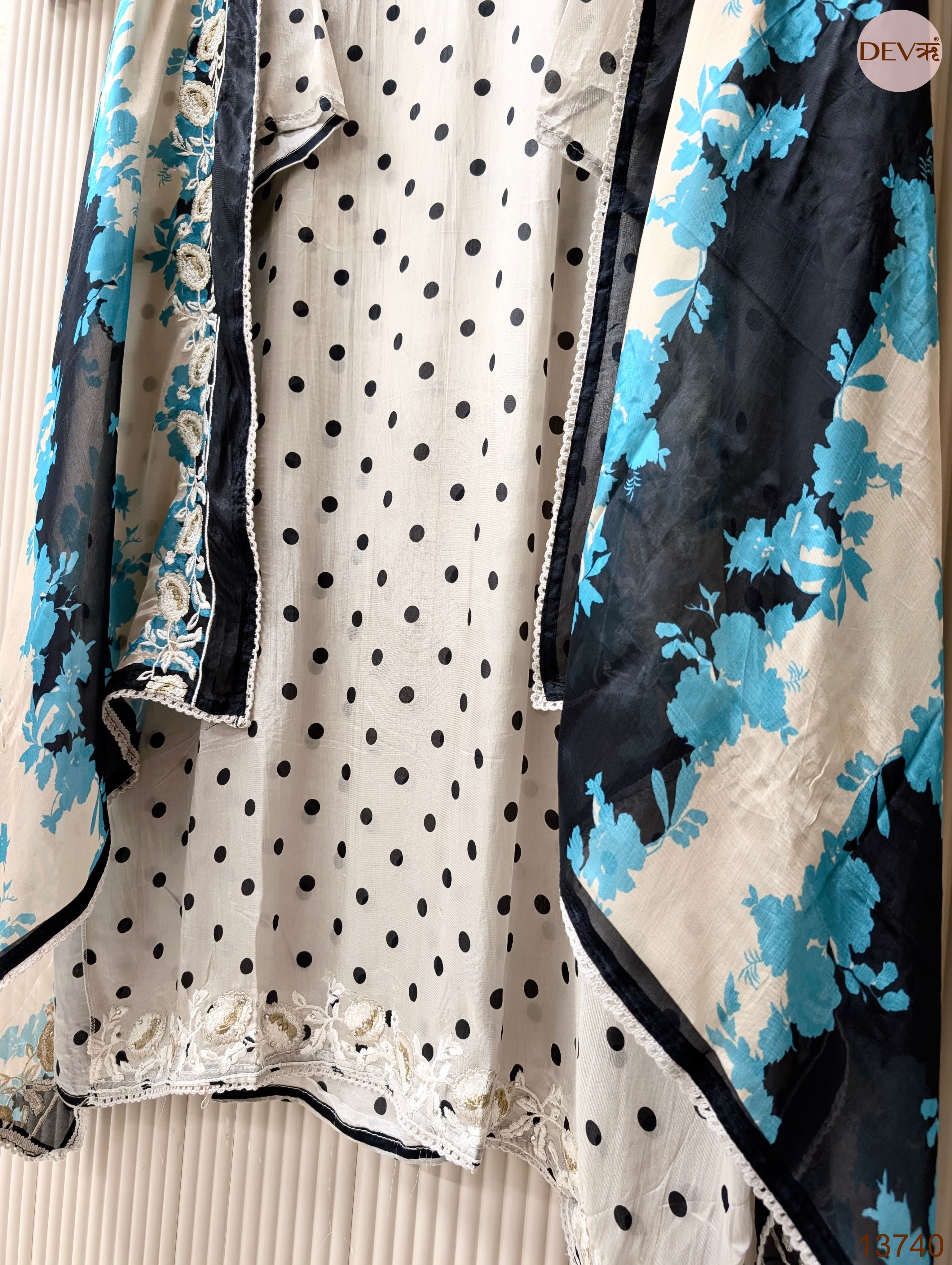 Off White Muslin Blend Printed Unstitched 3-Piece Suit (Devri – D.No 13740)
