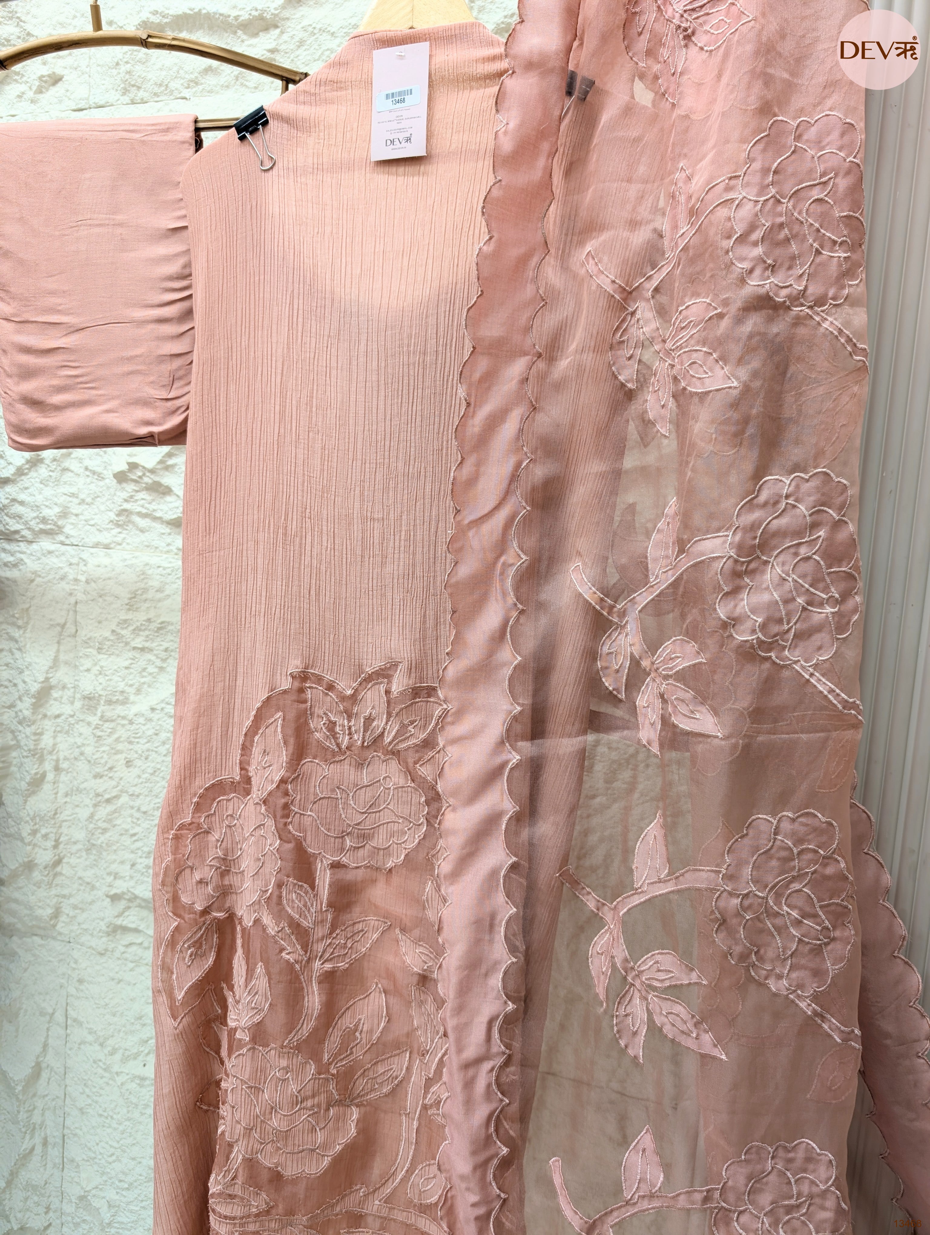 Pink Mul Crush Embroidered Unstitched 3-Piece Suit (Devri – D.No 13468)