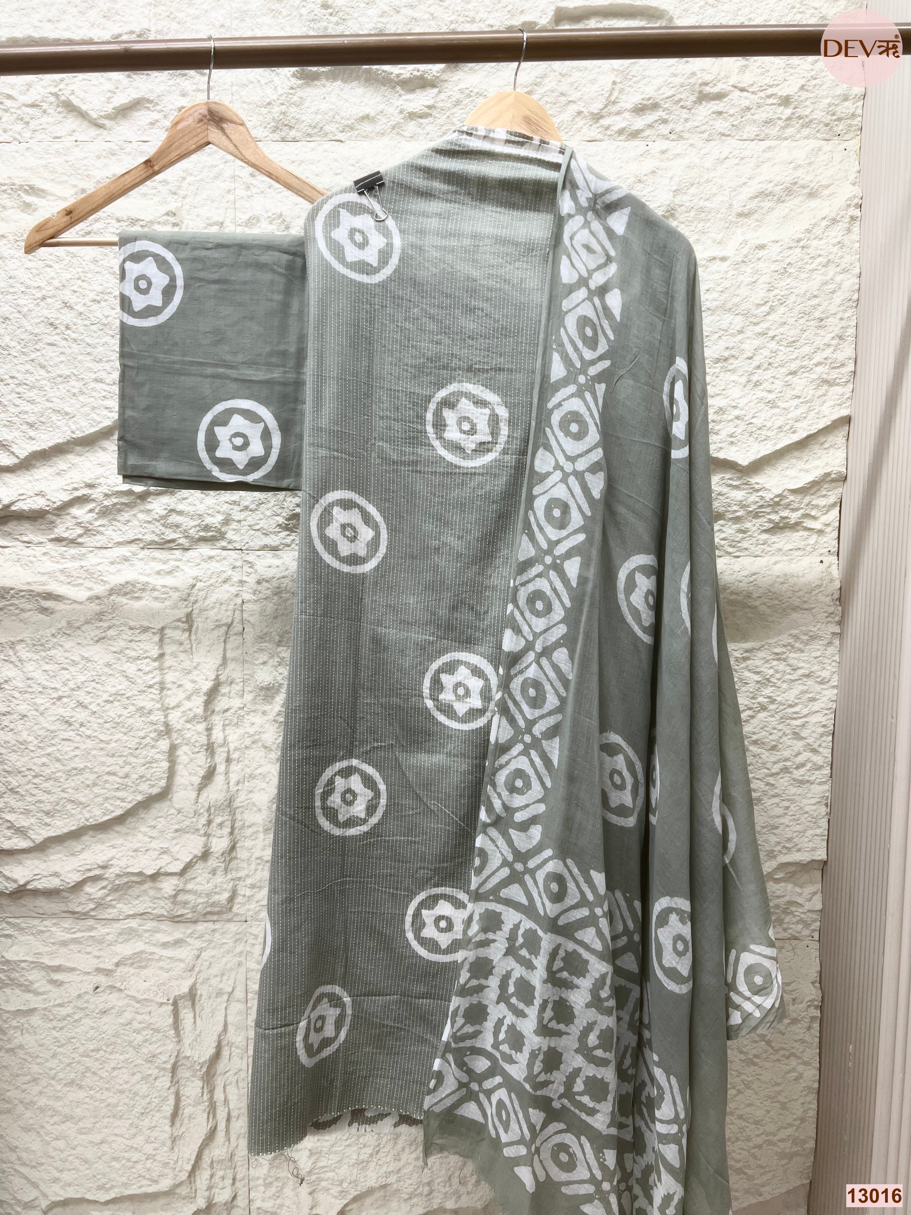 Grey Cotton Printed Unstitched 3-Piece Suit (Devri – D.No 13016)