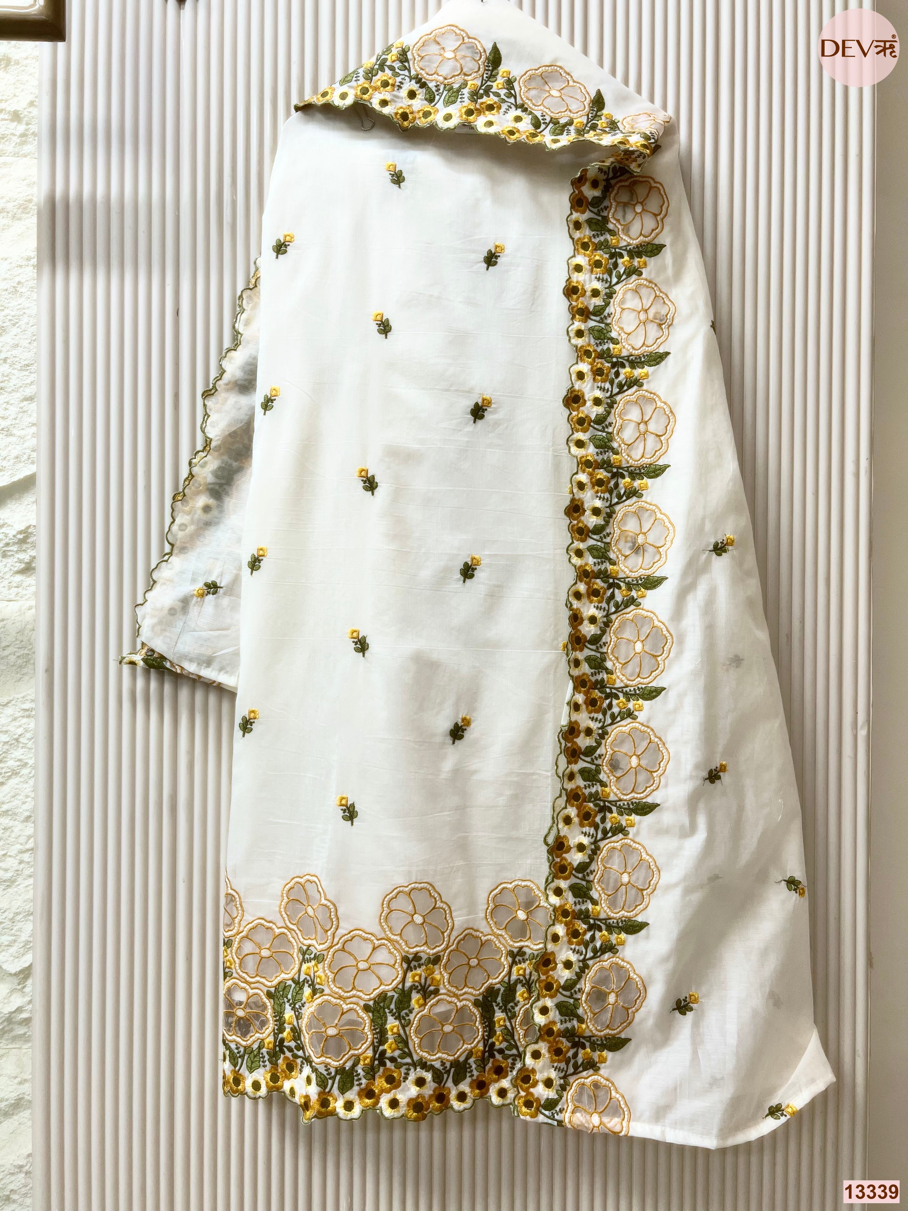 Off White Mul Chanderi Embroidered Unstitched 3-Piece Suit (Devri – D.No 13339)