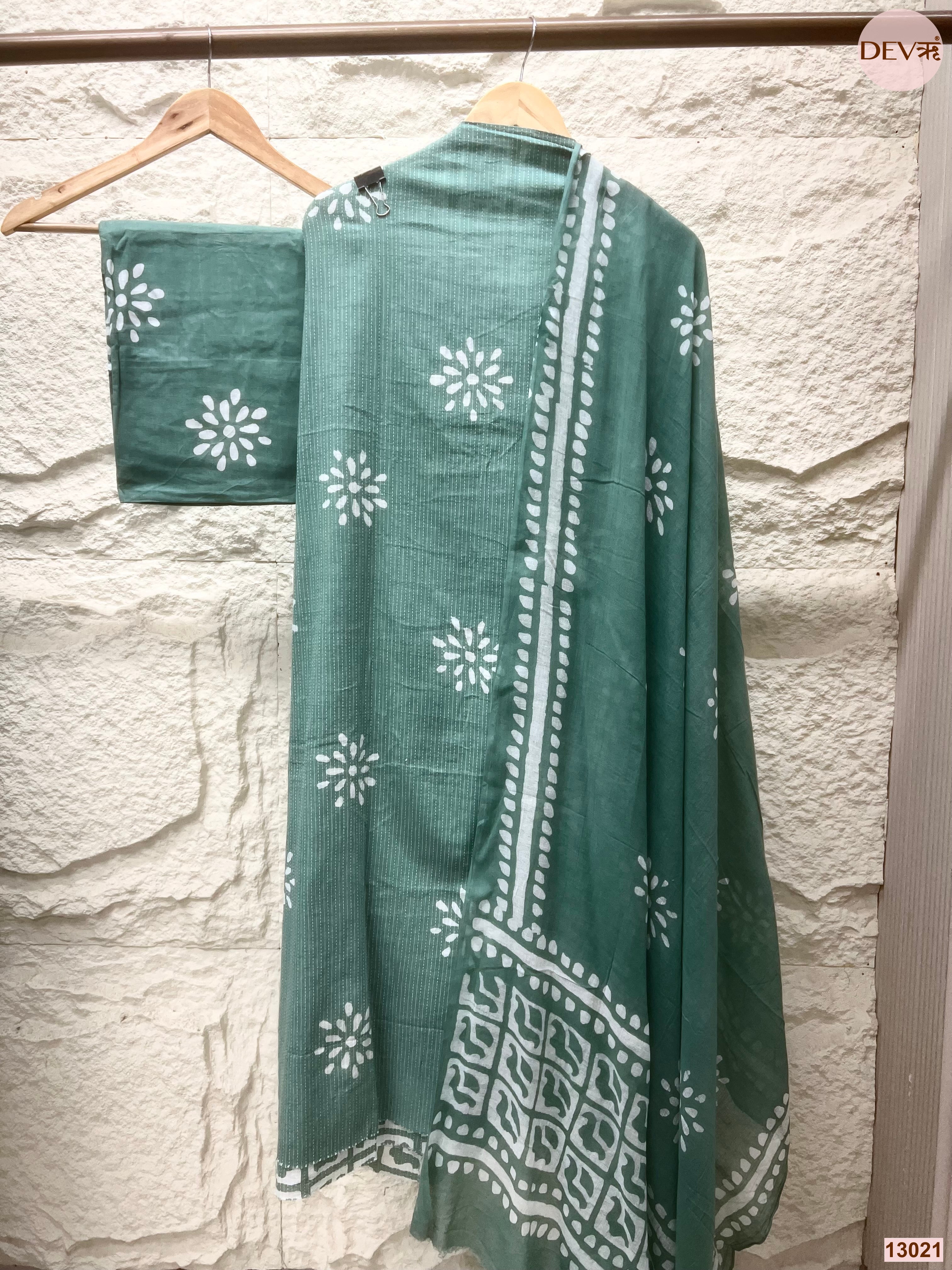 Green Cotton Printed Unstitched 3-Piece Suit (Devri – D.No 13021)