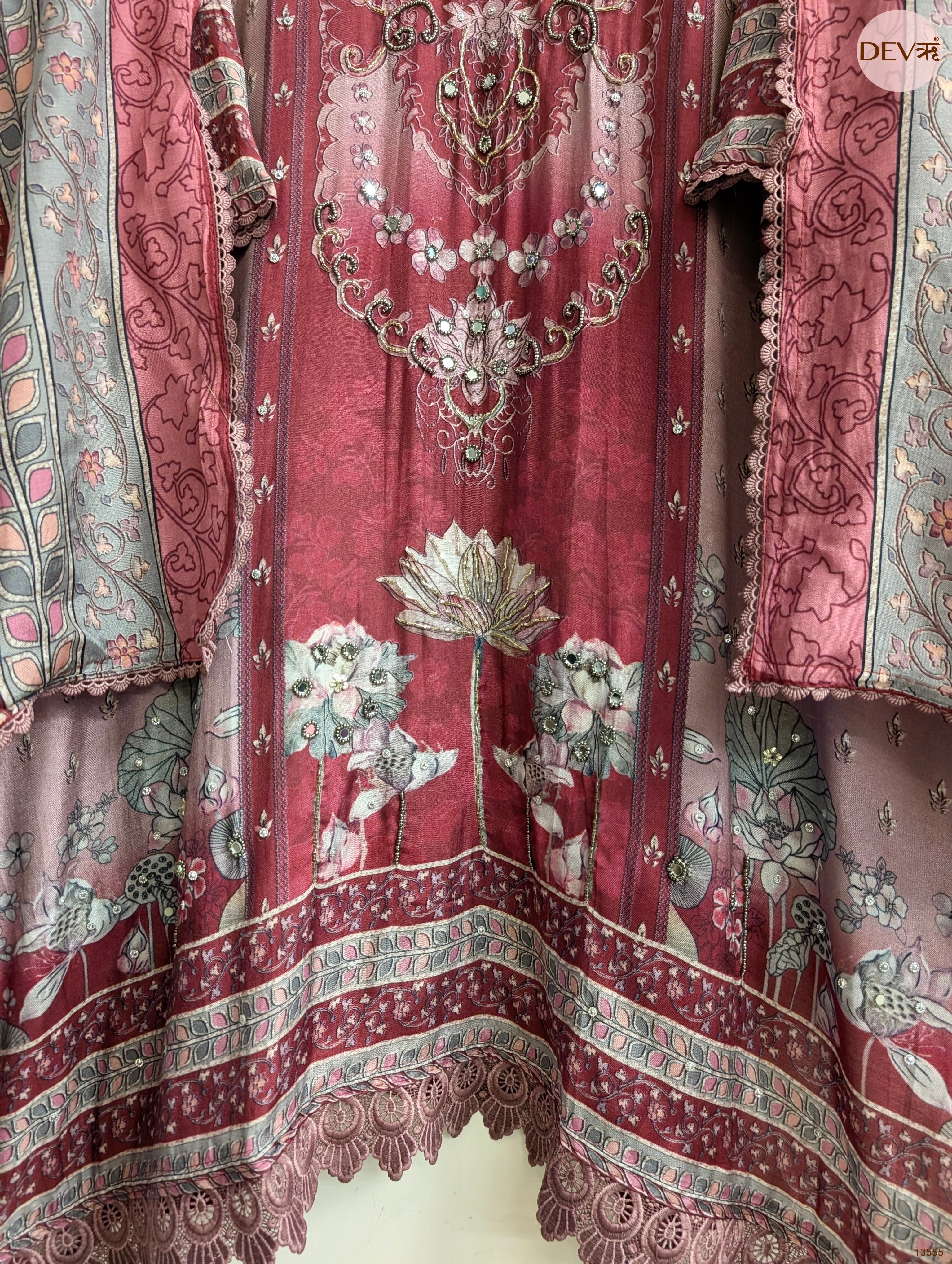 Maroon Muslin Printed Unstitched 3-Piece Suit (Devri – D.No 13555)