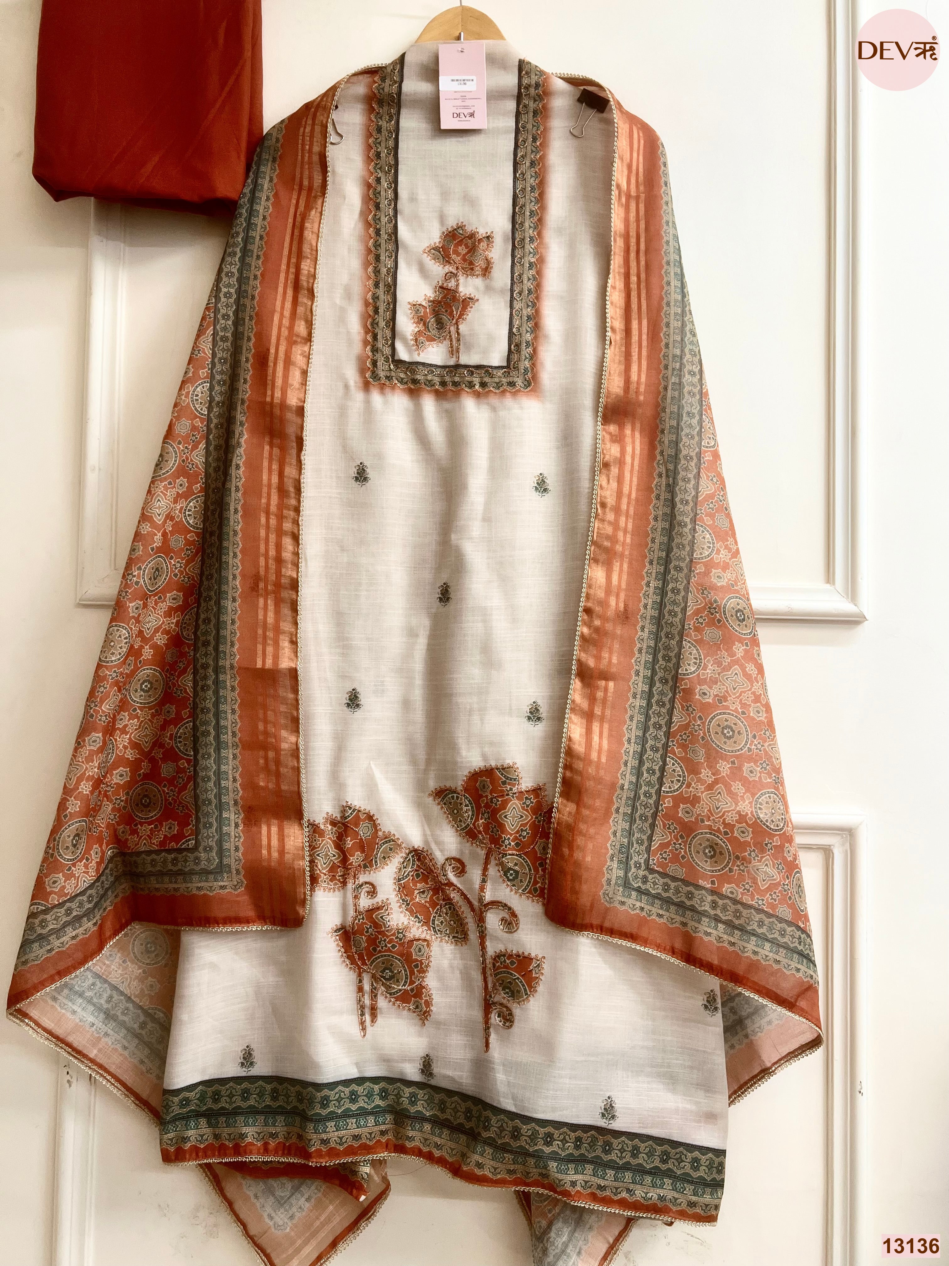Off White Linen Printed Unstitched 3-Piece Suit (Devri – D.No 13136)